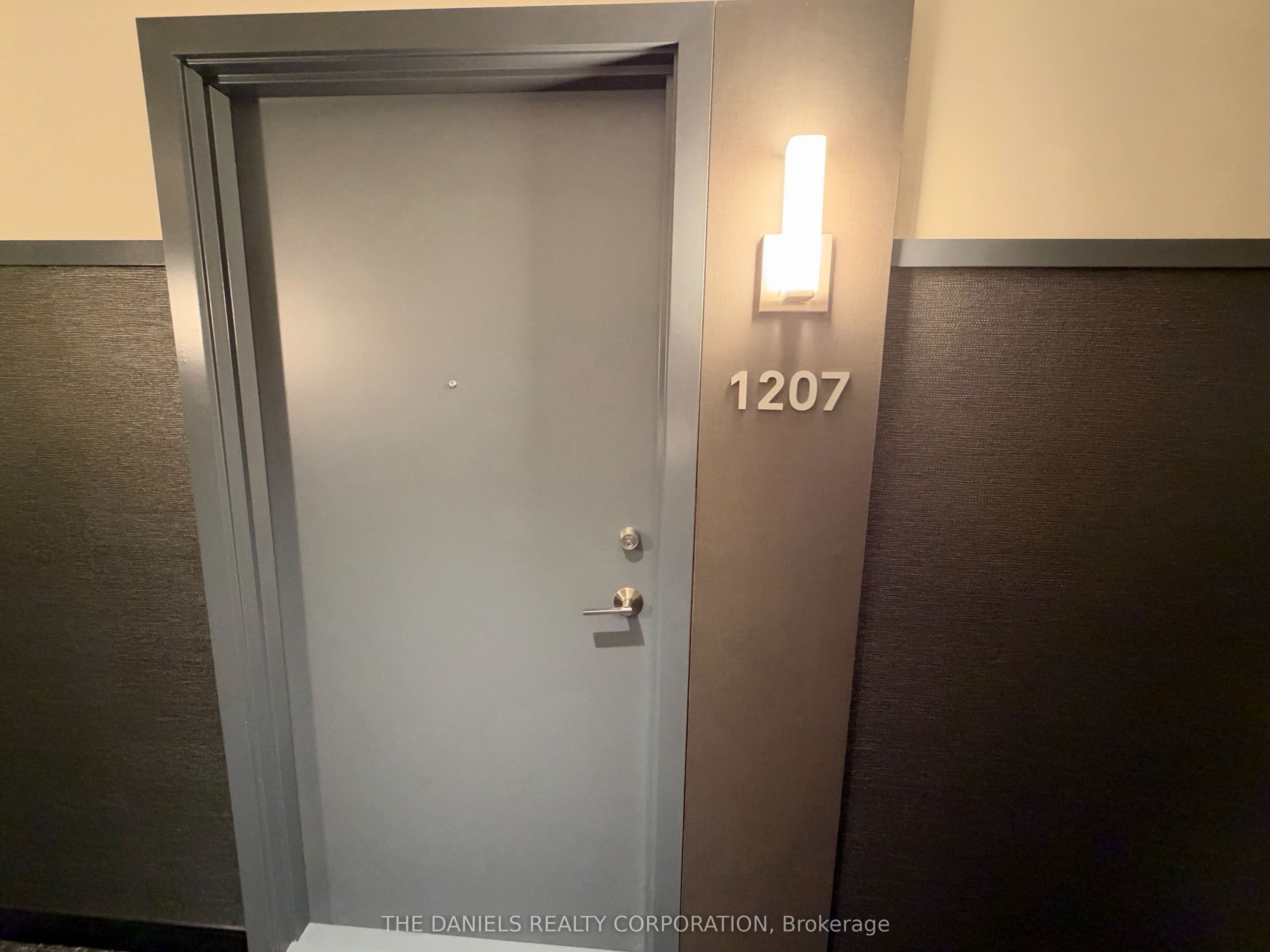 2485 Eglinton Avenue W 1107