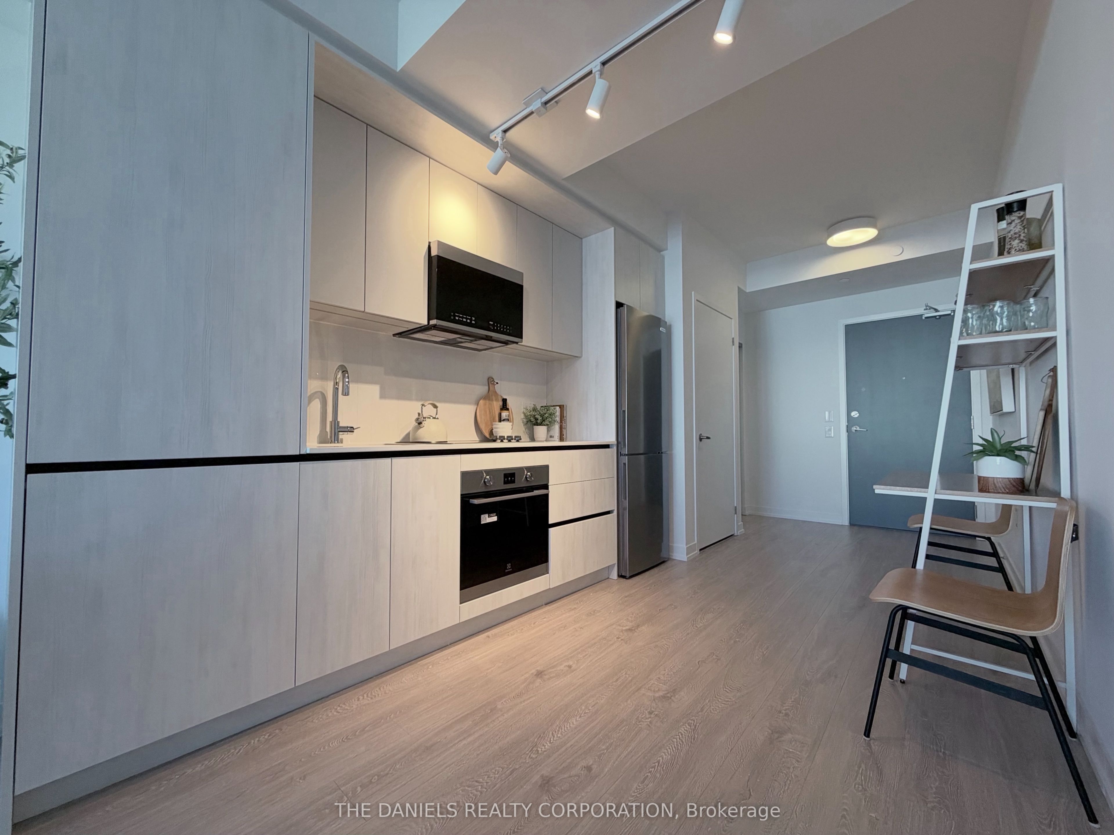 2485 Eglinton Avenue W 1107