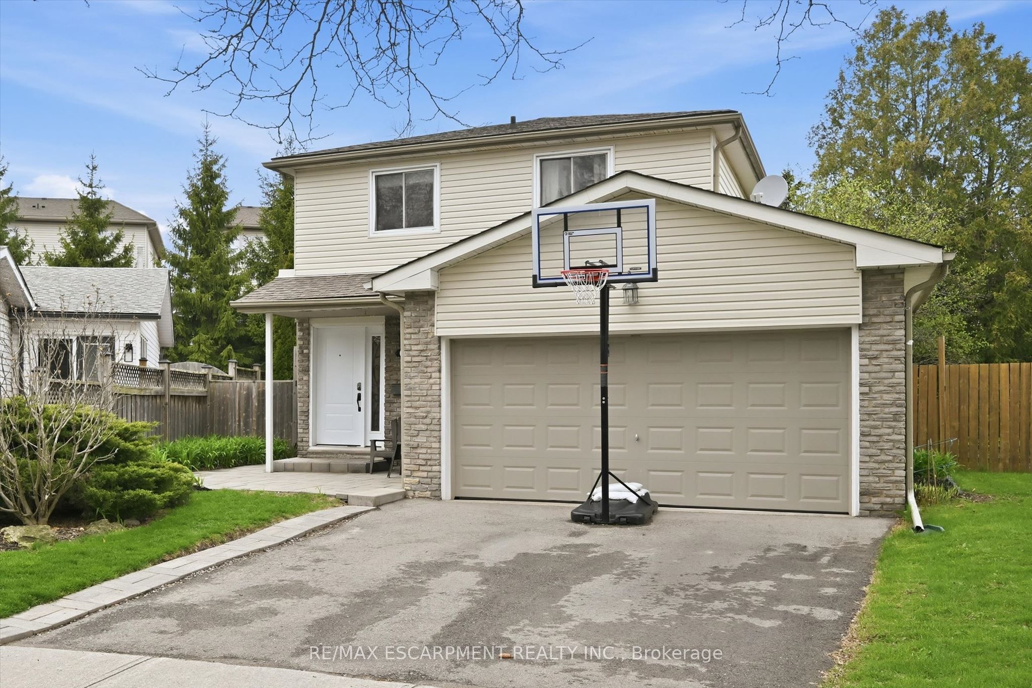 712 Auburn Crescent