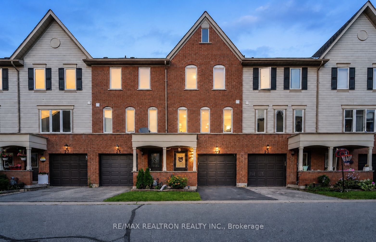 23 Pennefather Lane