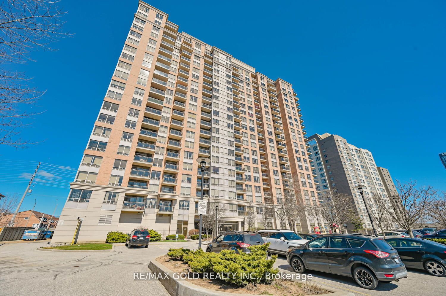 55 Strathaven Drive 1411