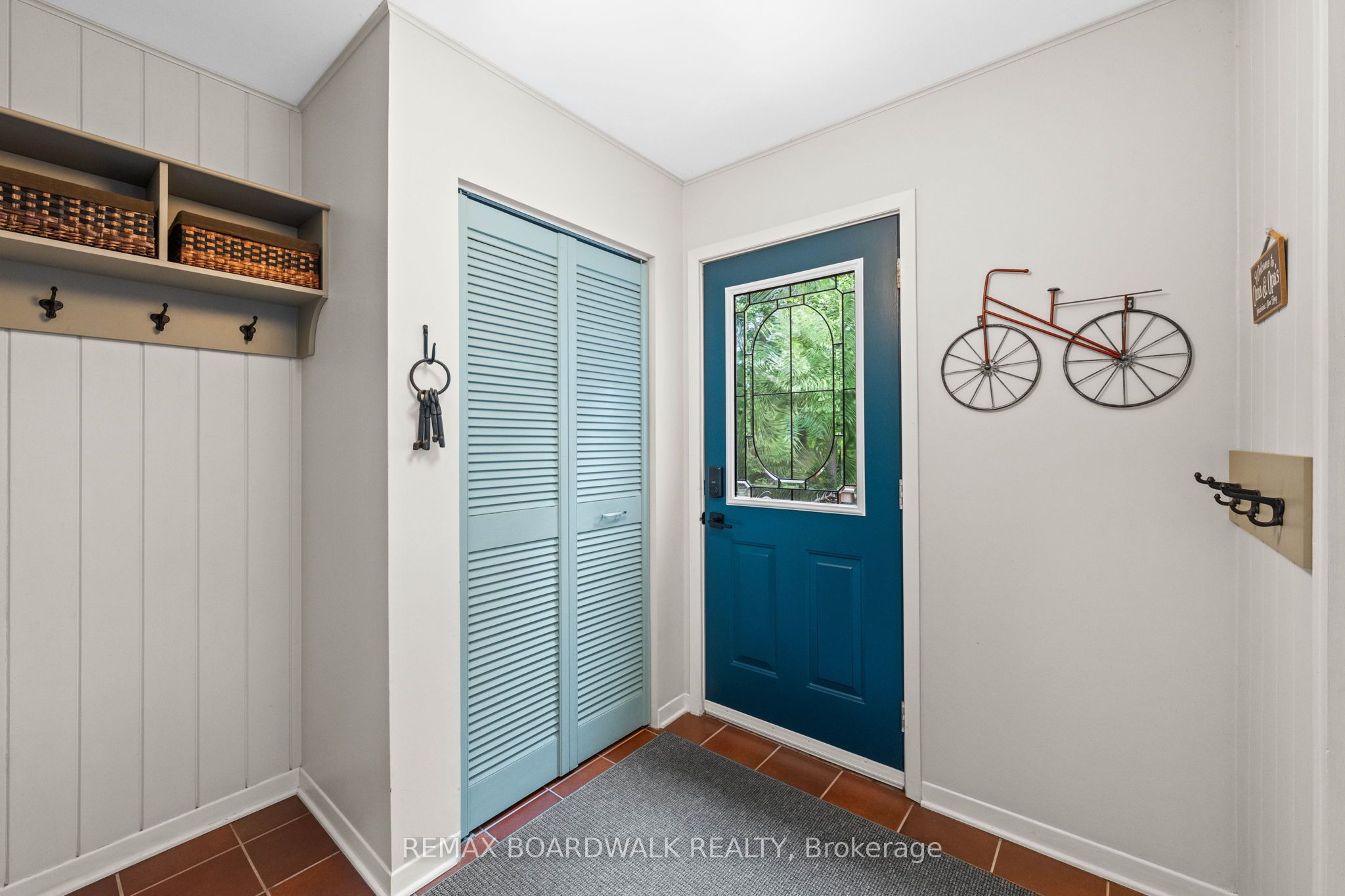 5984 Third Line Road N