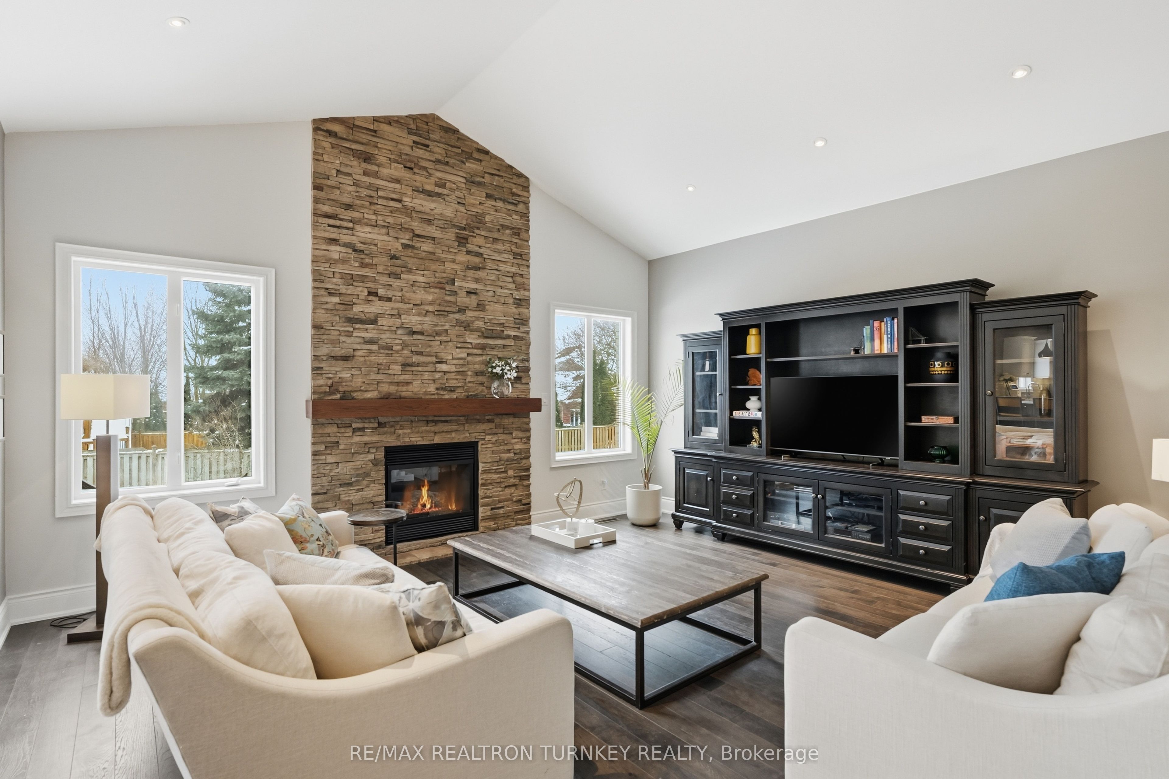 668 Foxcroft Boulevard