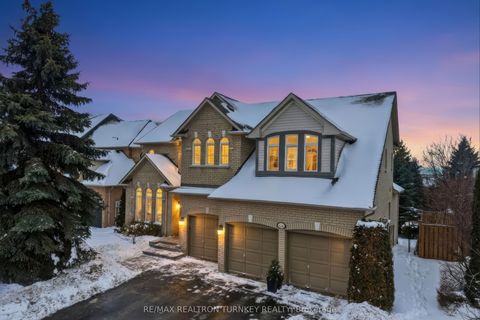 668 Foxcroft Boulevard Newmarket ON L3X 1N3