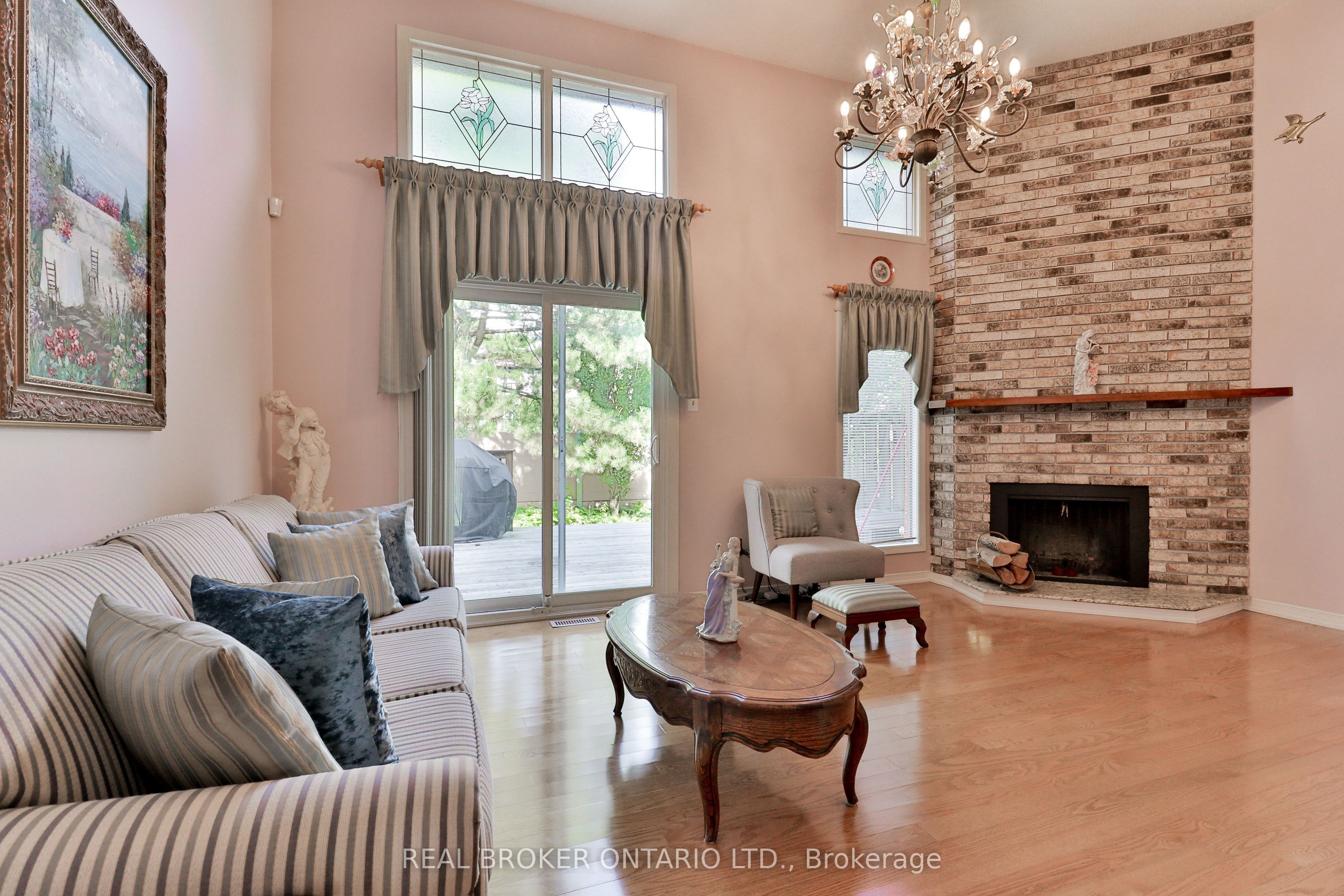 1764 Rathburn Road E 16