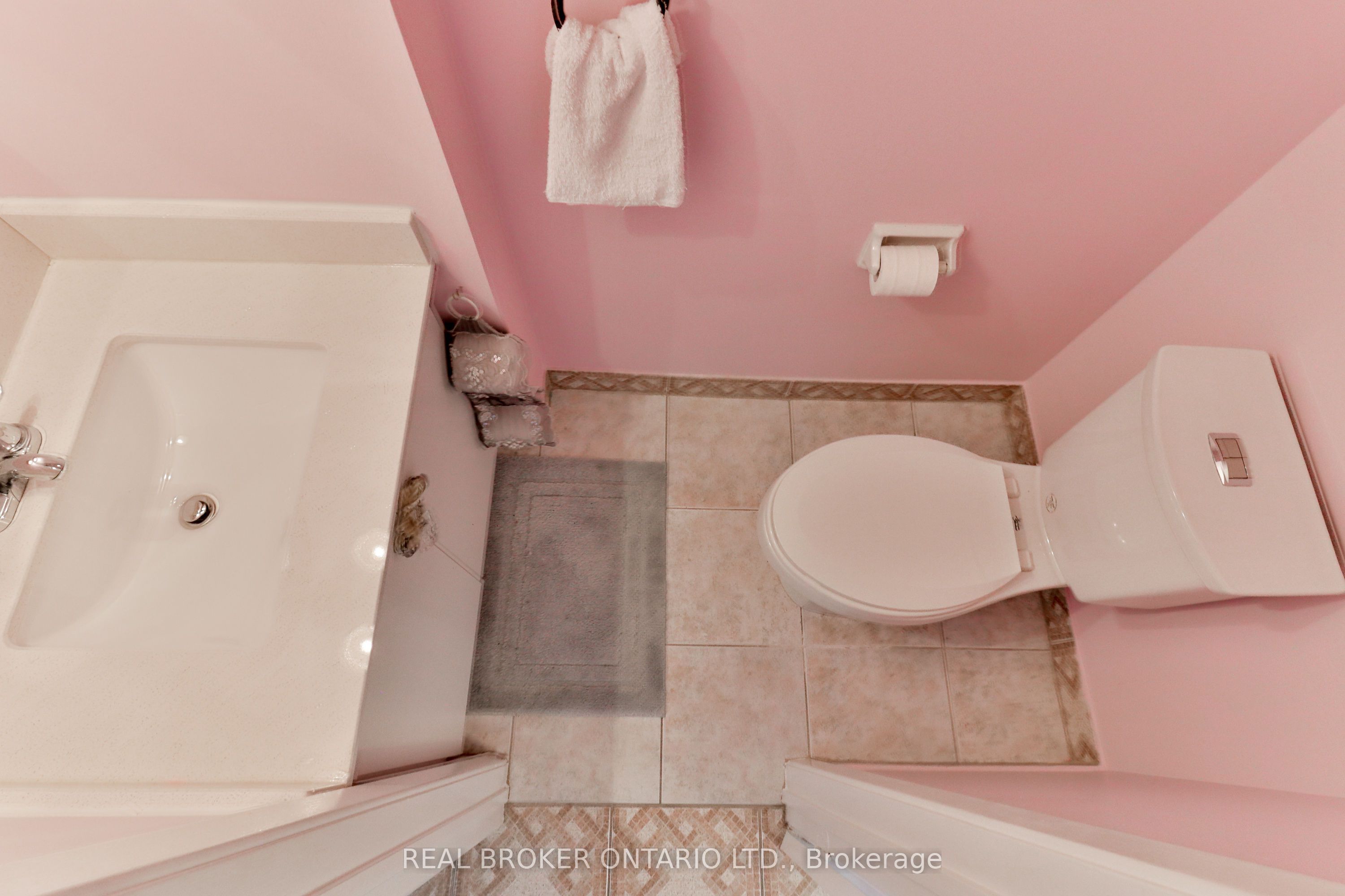 1764 Rathburn Road E 16