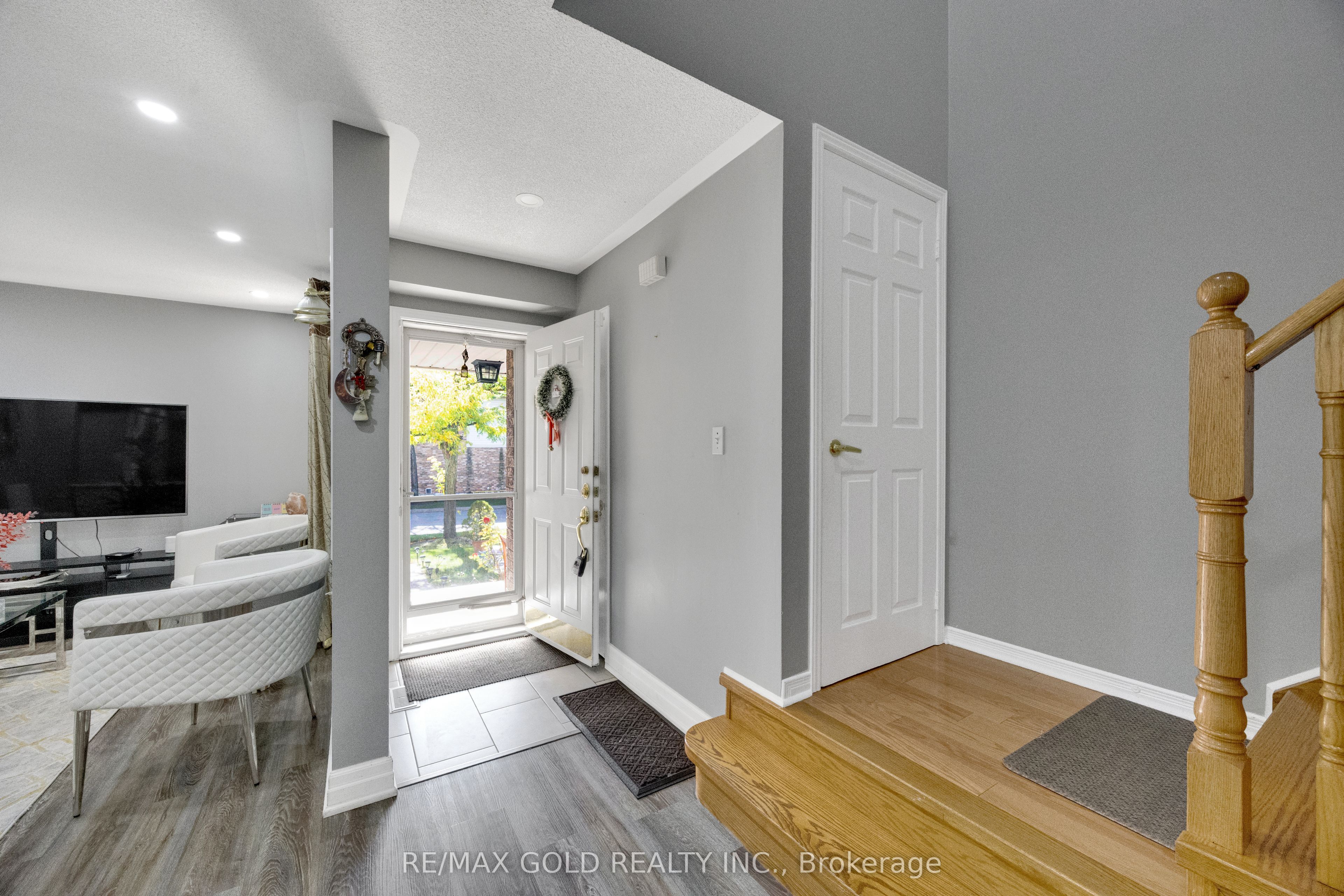 2555 Thomas Street 75