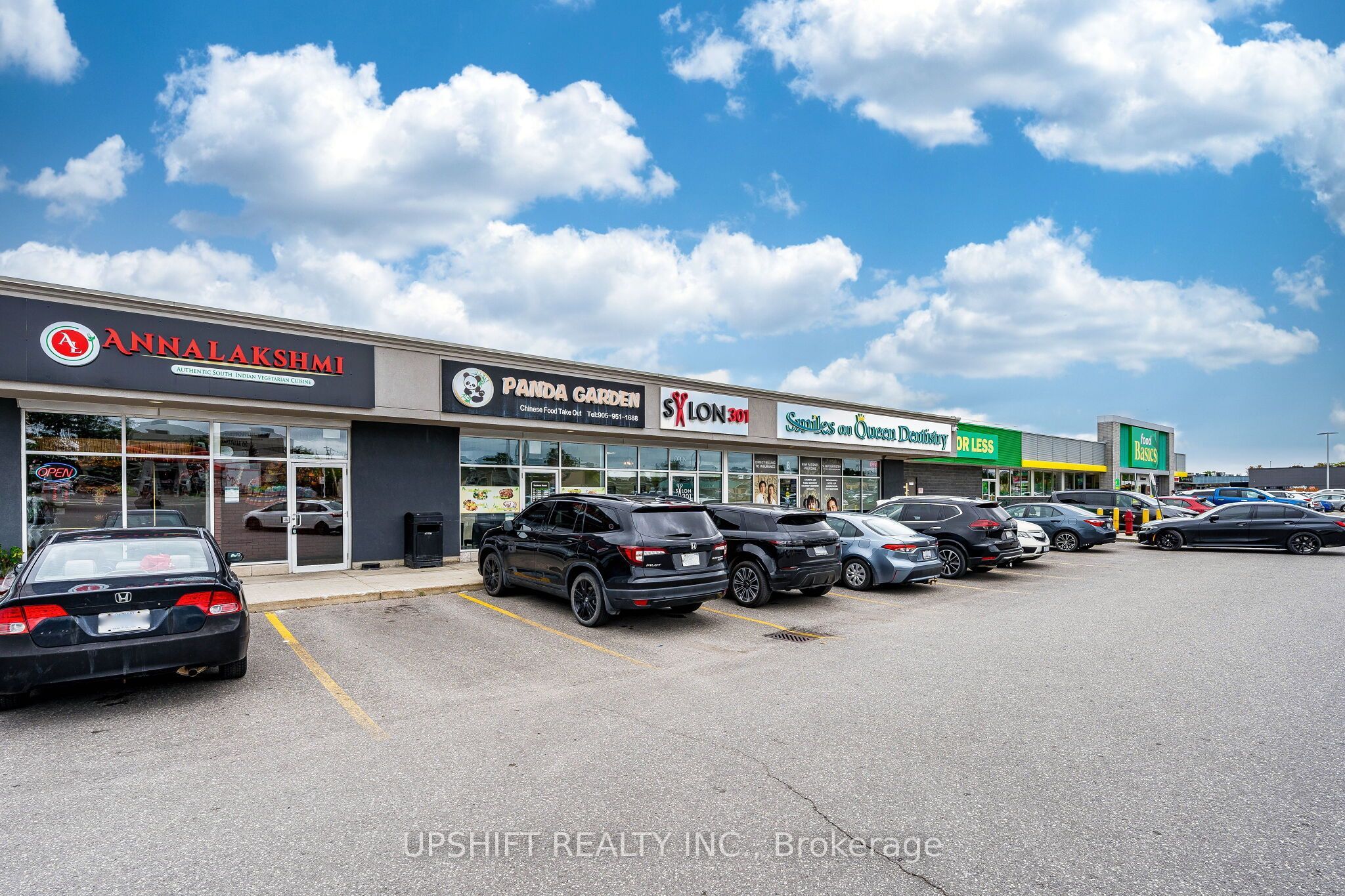 301 Queen Street S 3B