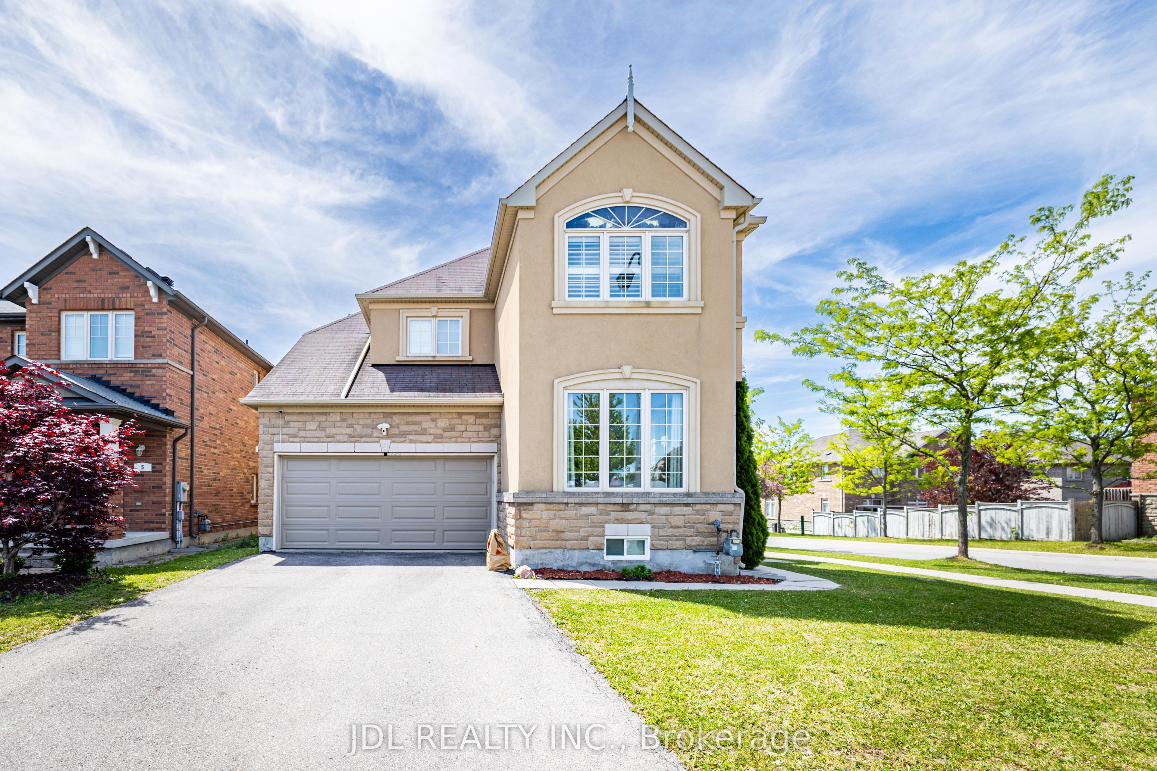 3 Mansard Drive