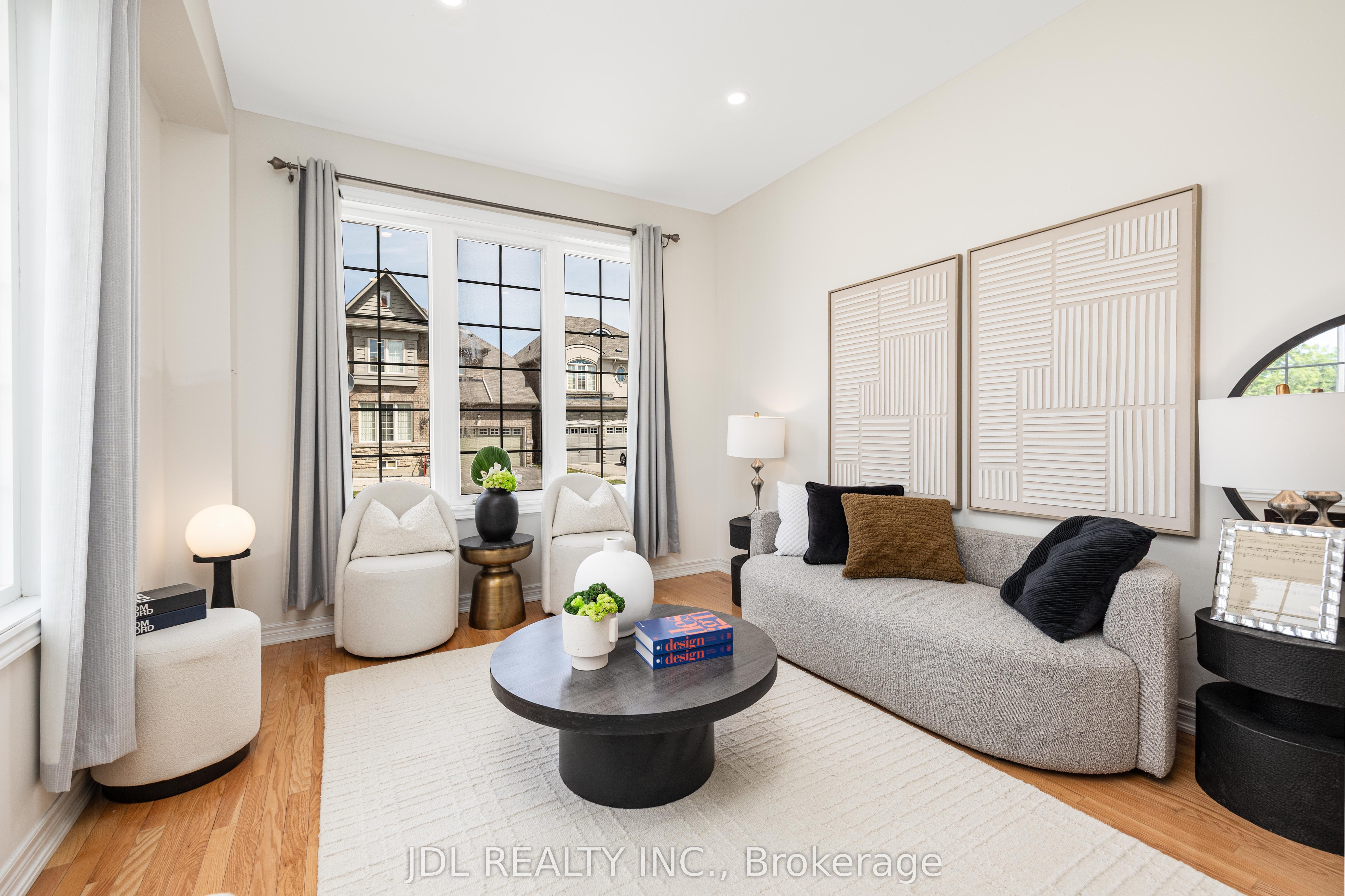 3 Mansard Drive