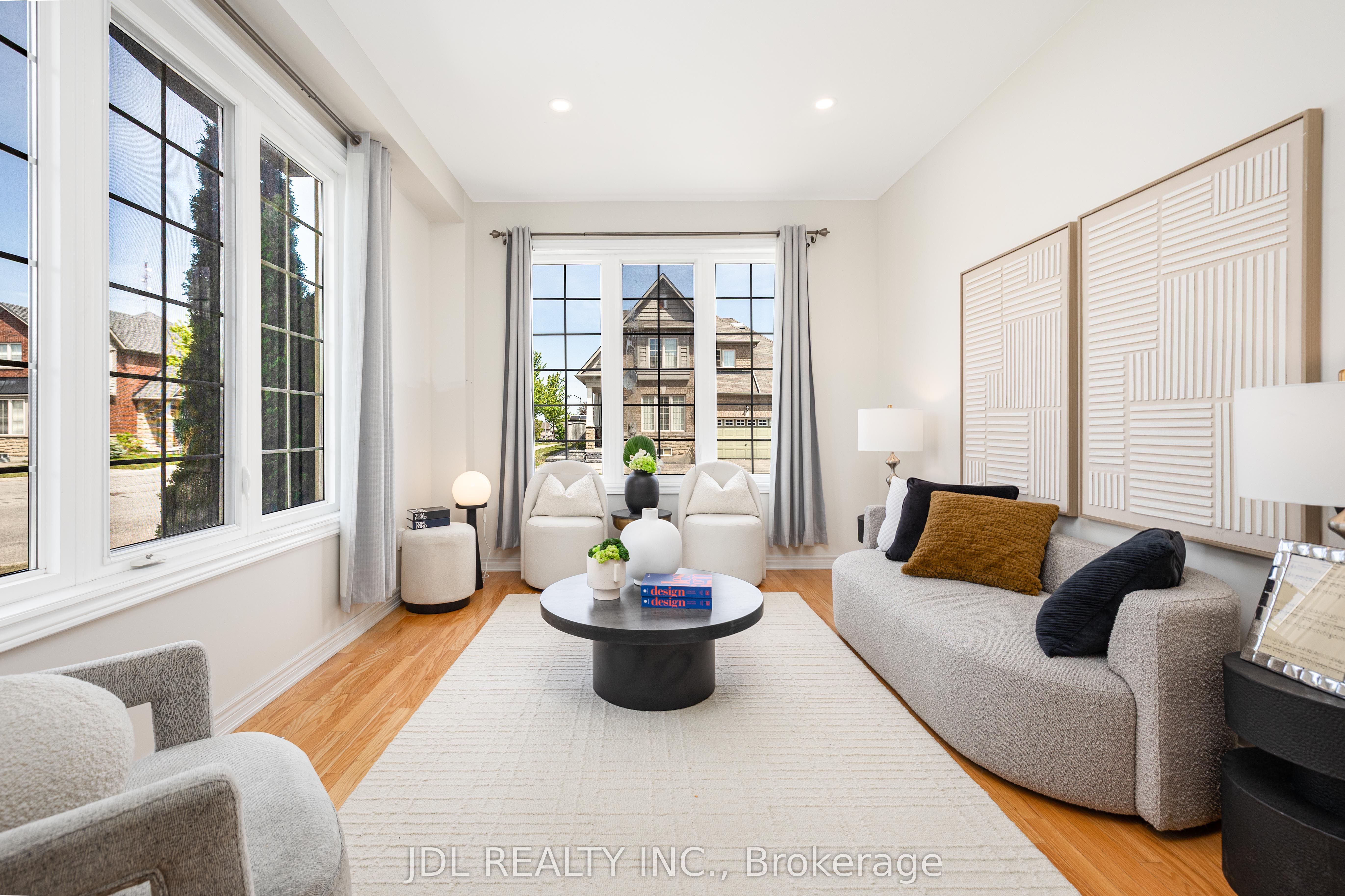 3 Mansard Drive