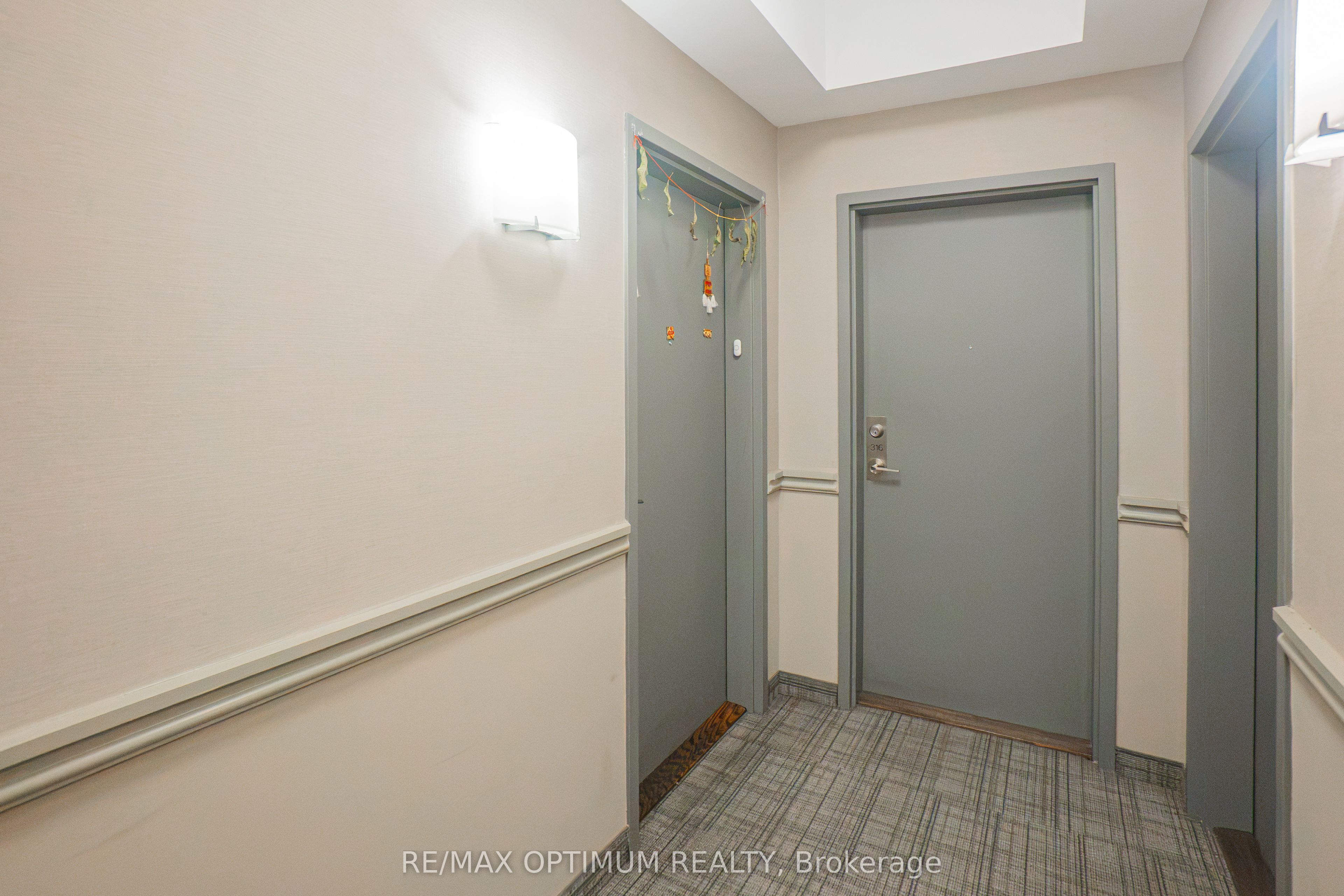 50 Sky Harbour Drive 315