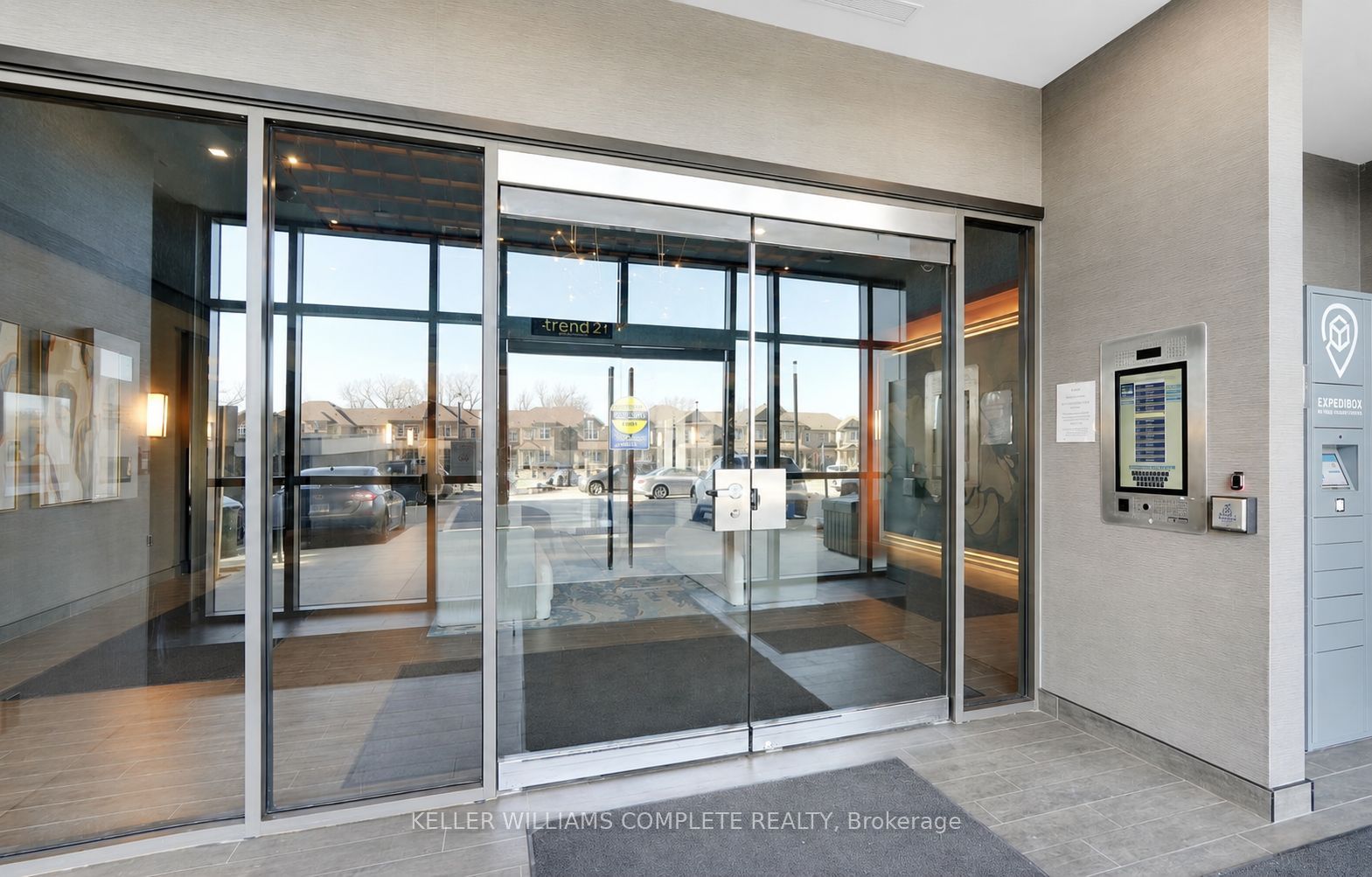 460 Dundas Street E 1109