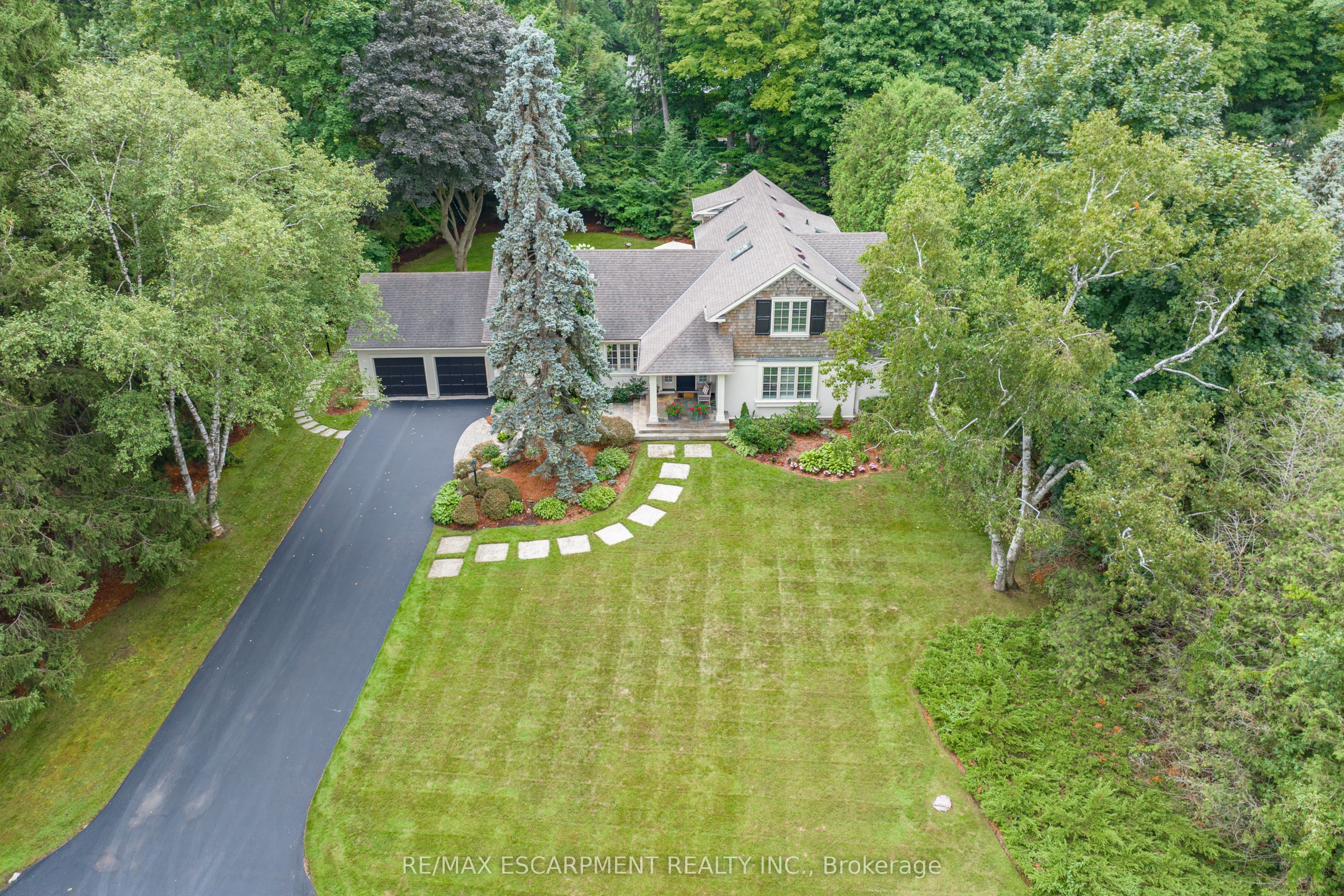 7 Colonial Crescent
