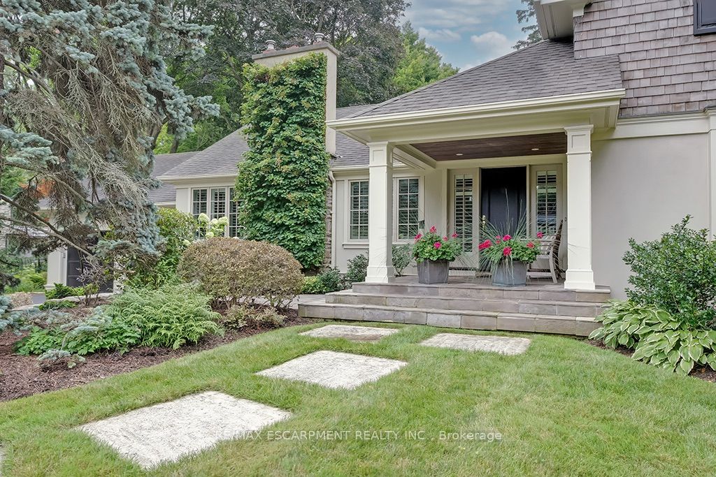 7 Colonial Crescent