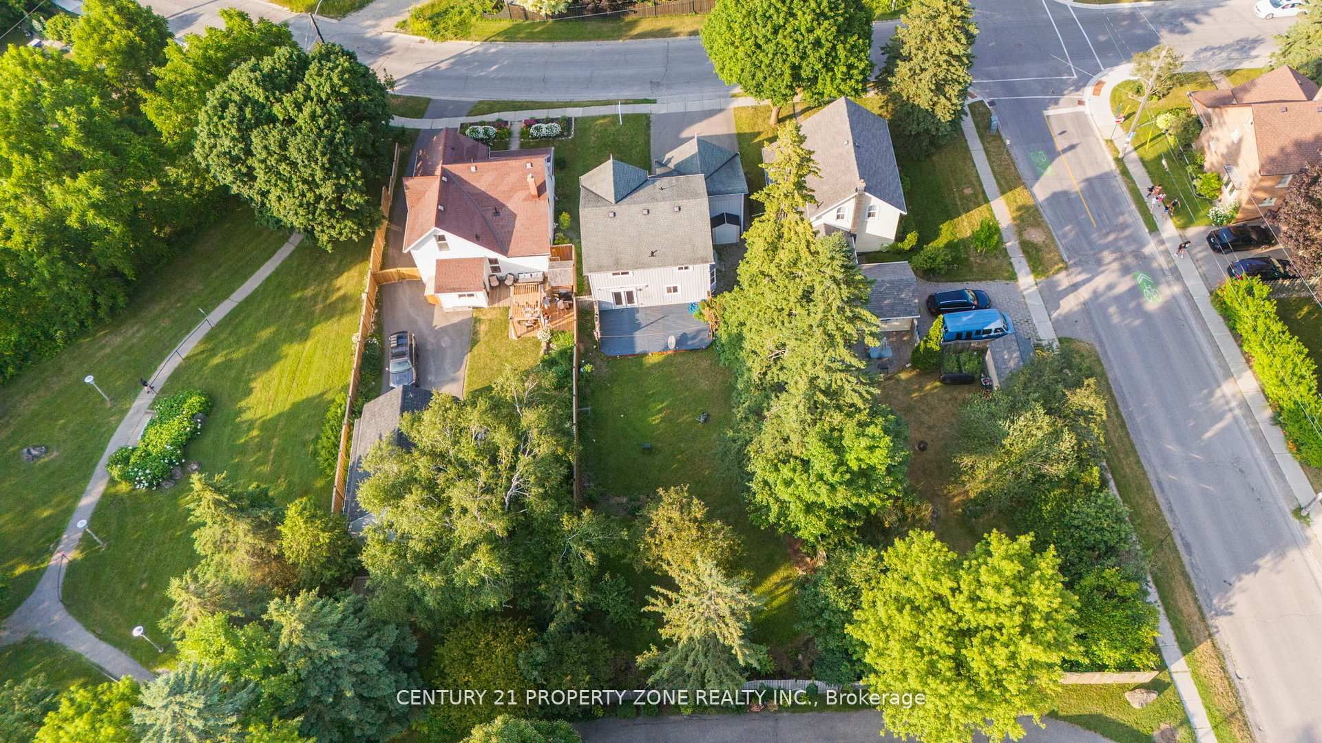 22 A John Street W