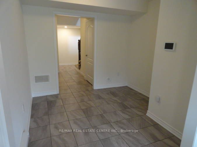 1084 Silk Street