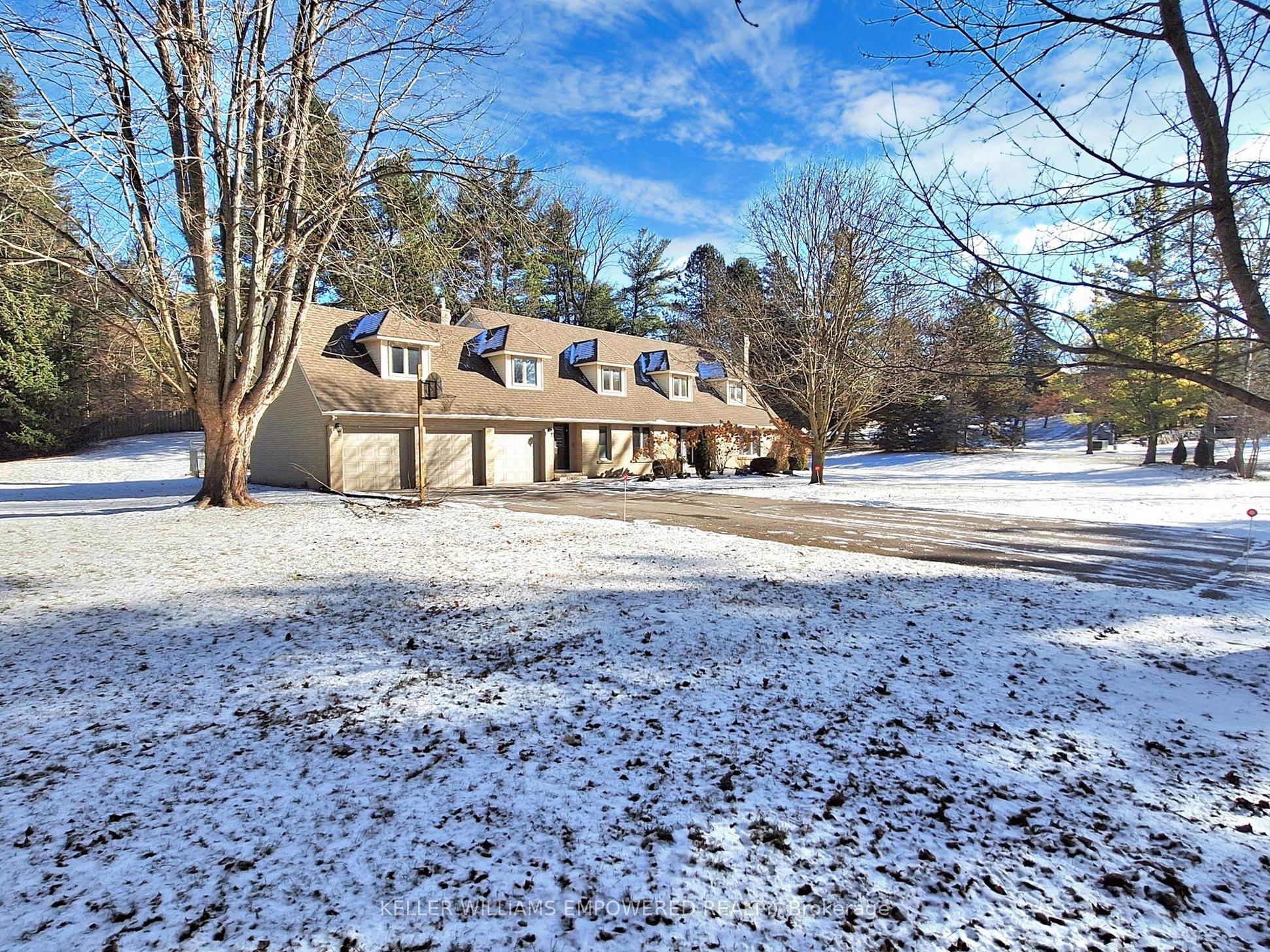 544 Woodland Acres Crescent