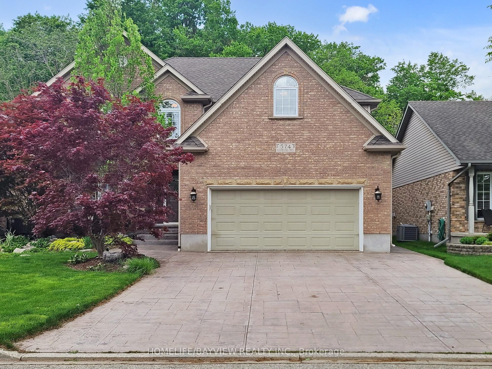 574 Sandbanks Crescent