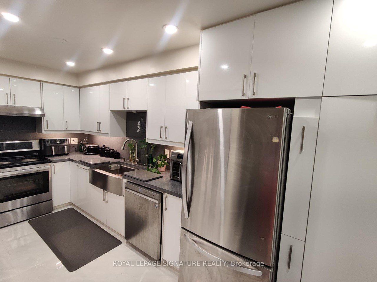 5020 Delaware Drive 25