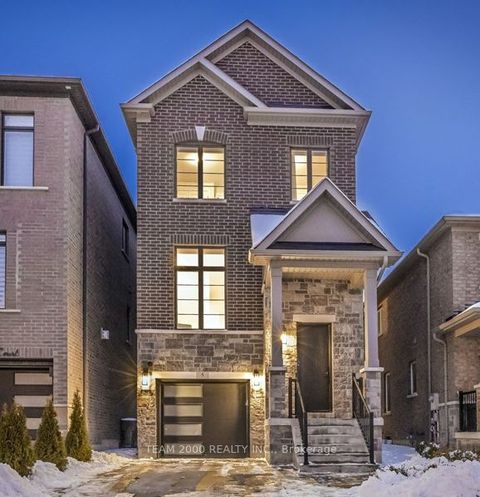 5 Velia Court Vaughan ON L4H 4S5