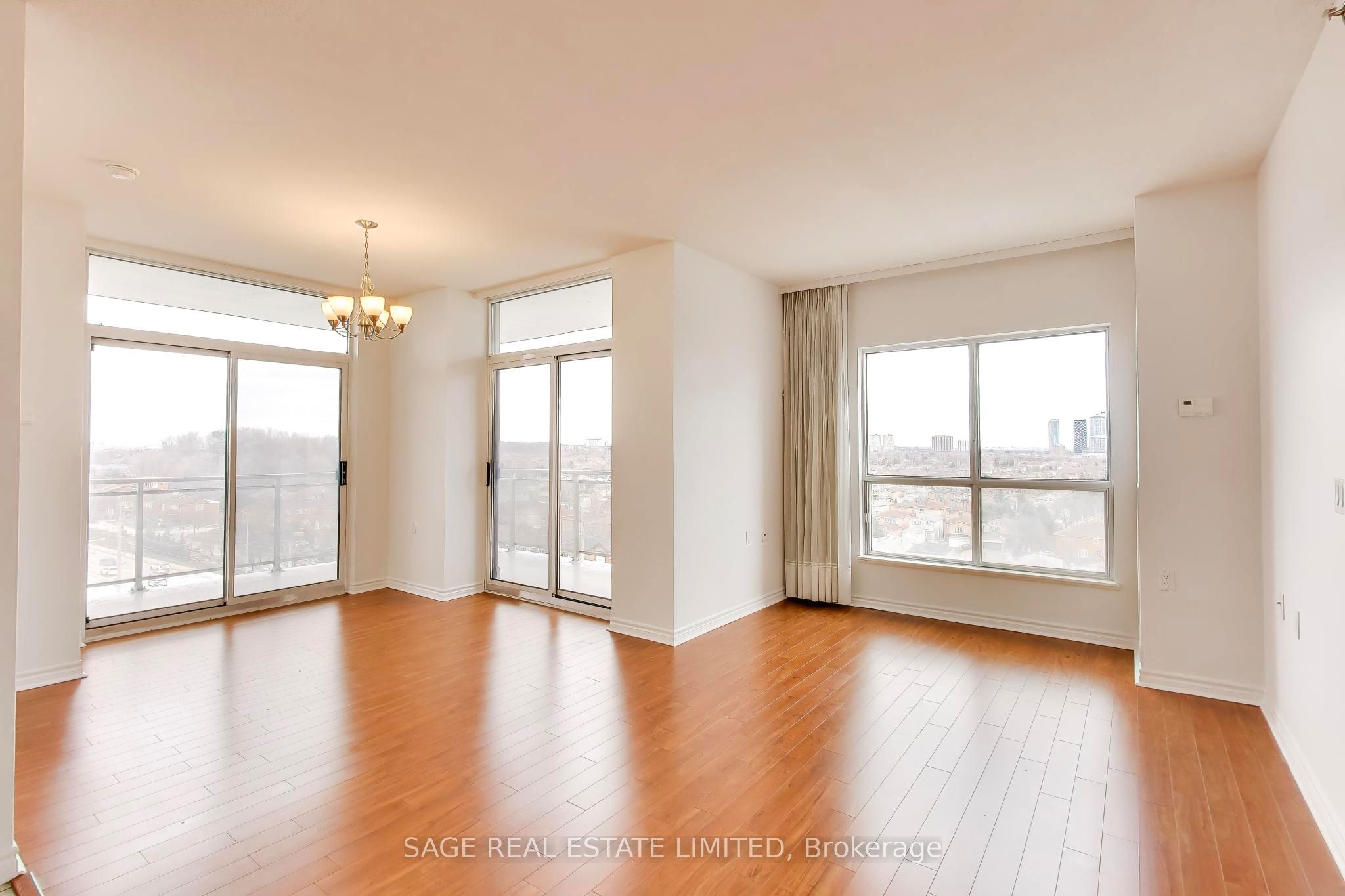 810 Scollard Court 902