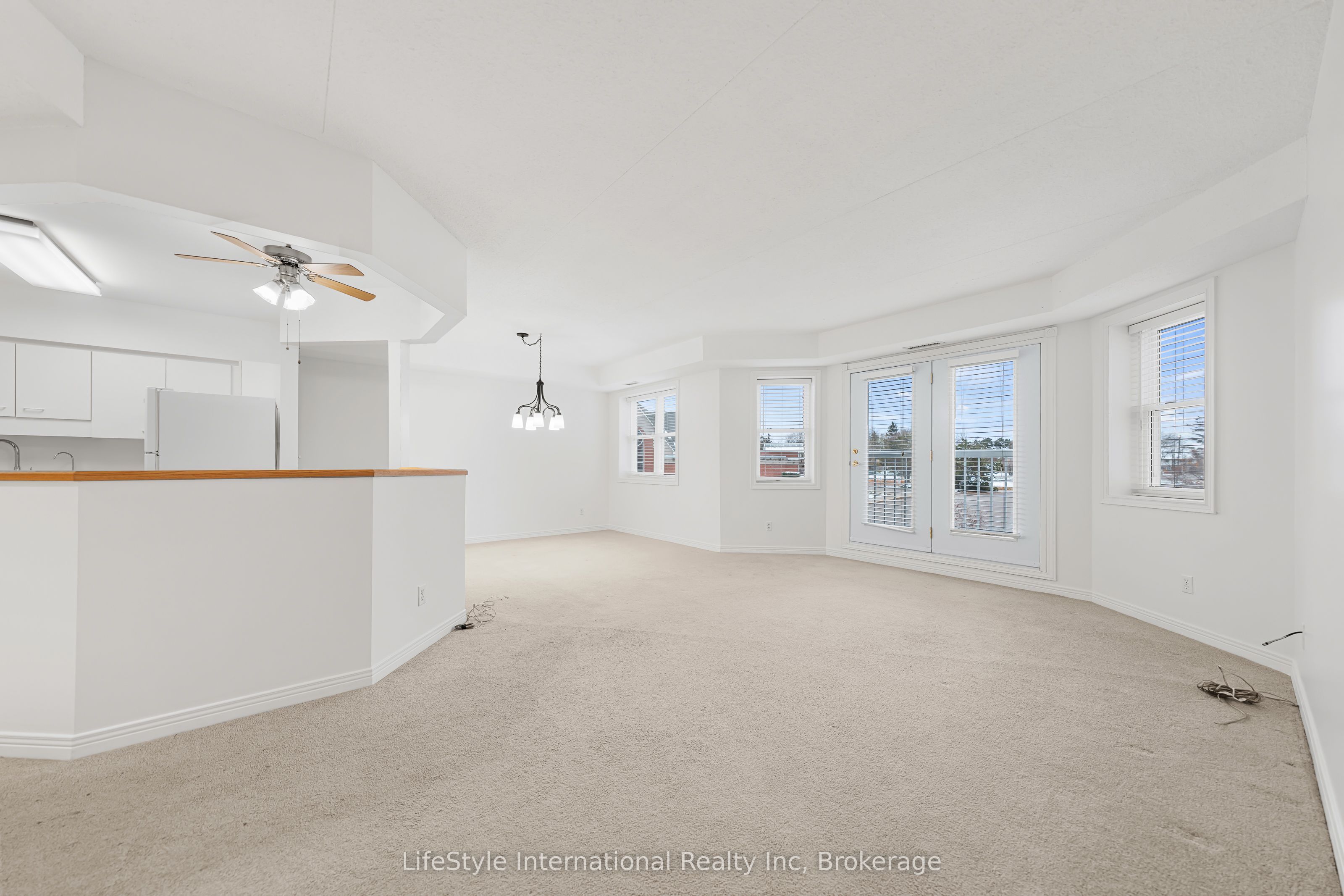 208 Silvercreek Parkway N 205