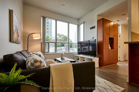 38 Lee Centre Drive TH128 Toronto E09 ON M1H 3J7