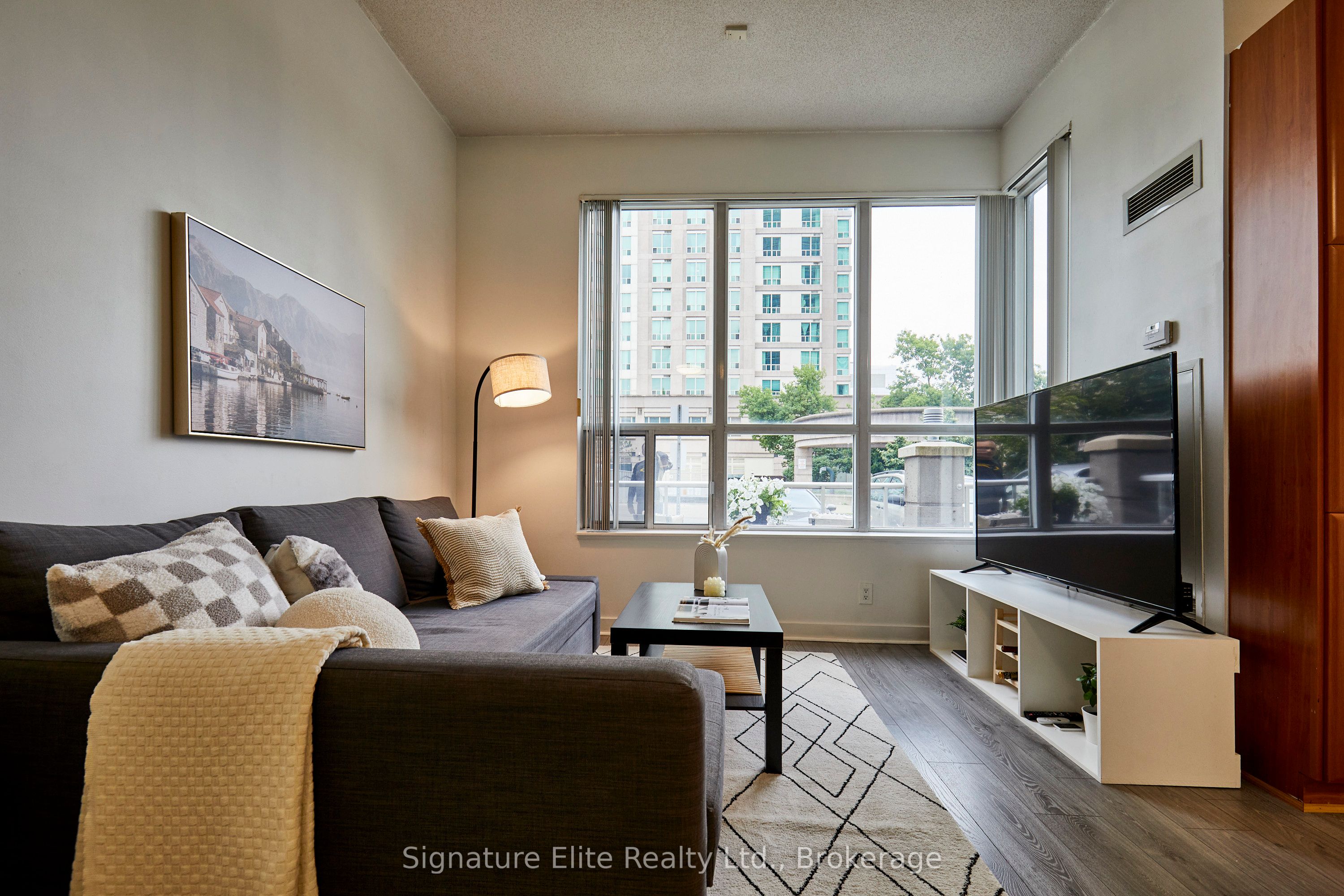 38 Lee Centre Drive TH128