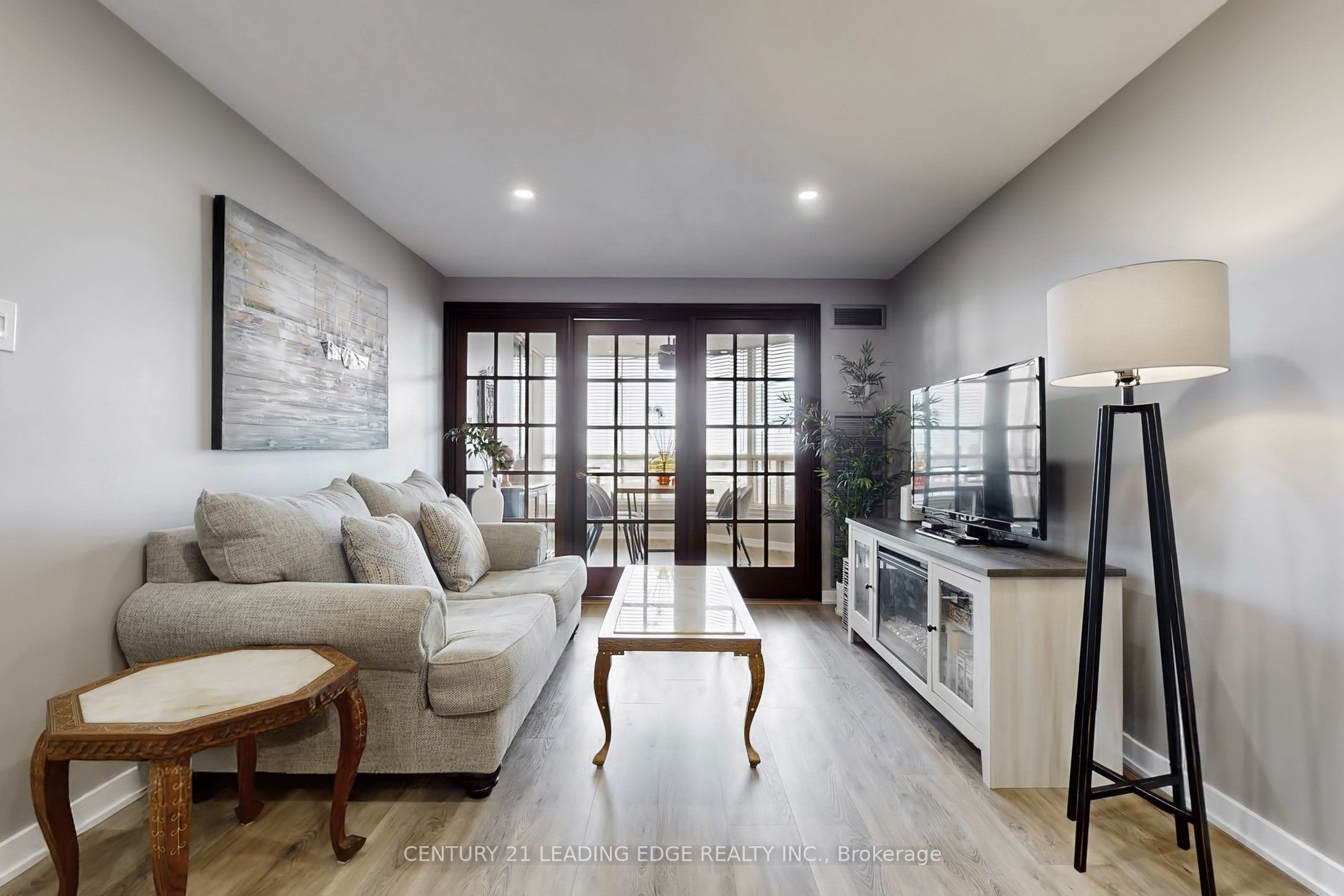 1880 VALLEY FARM Road 924