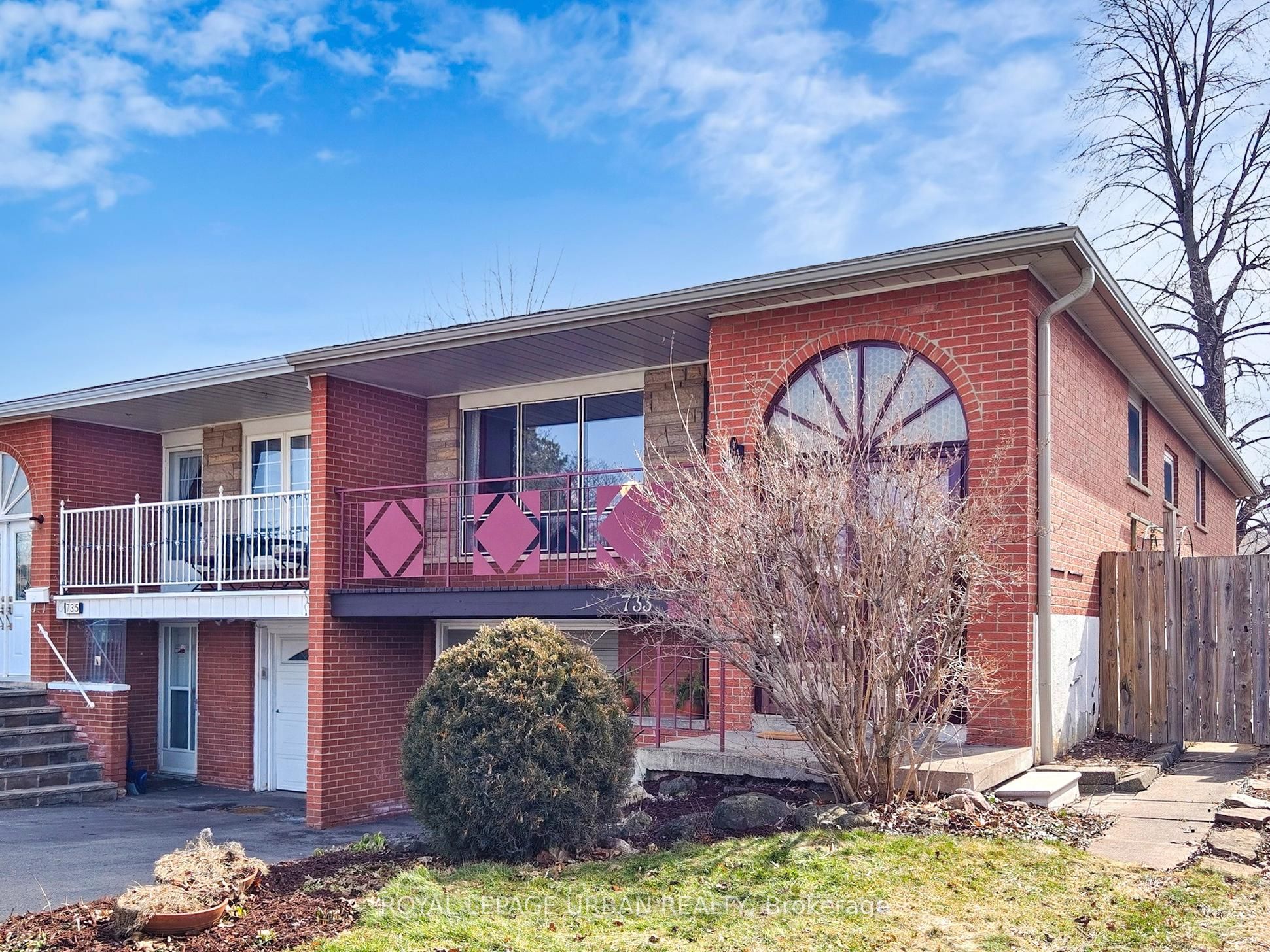 733 Consort Crescent