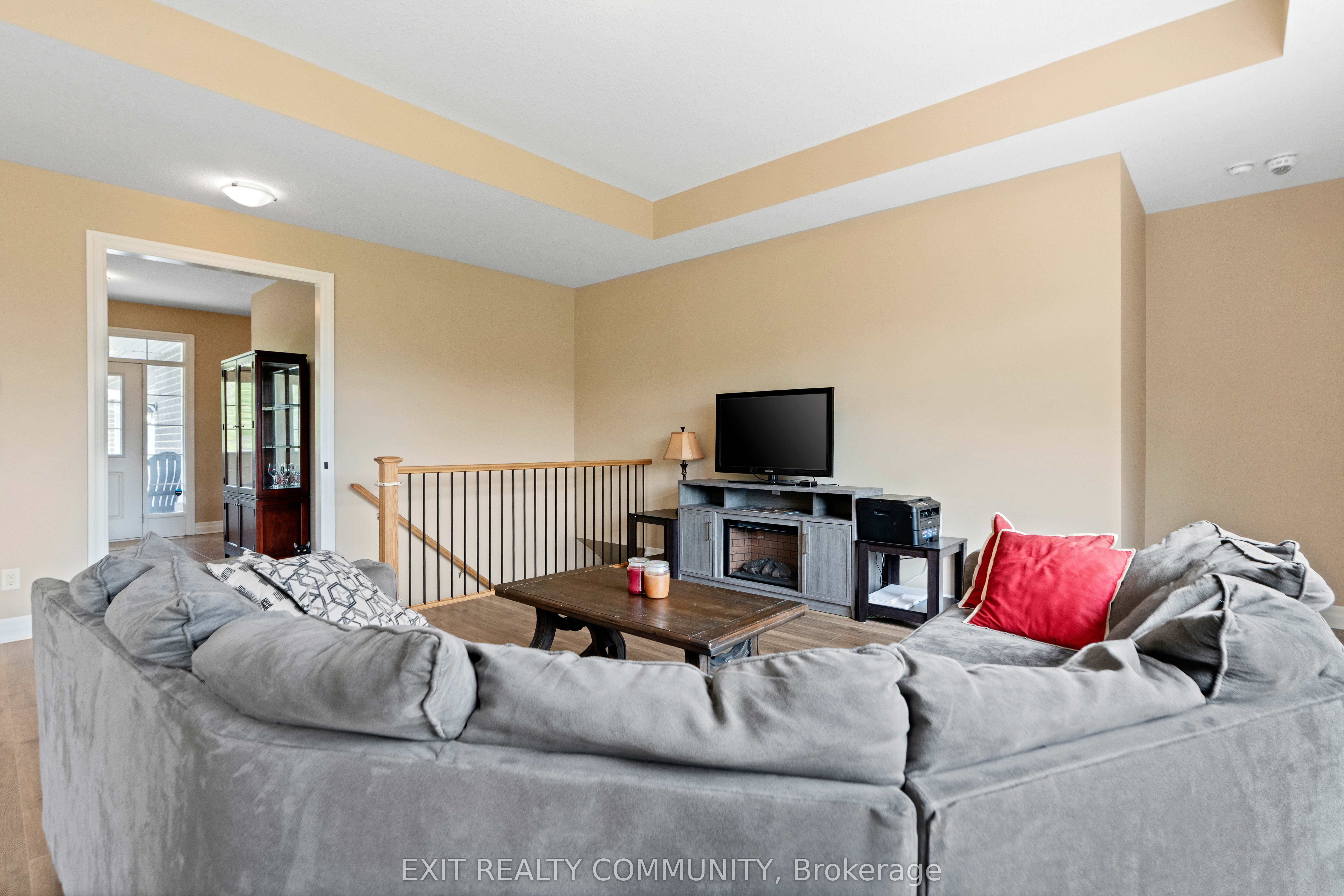 598 Bennett Crescent