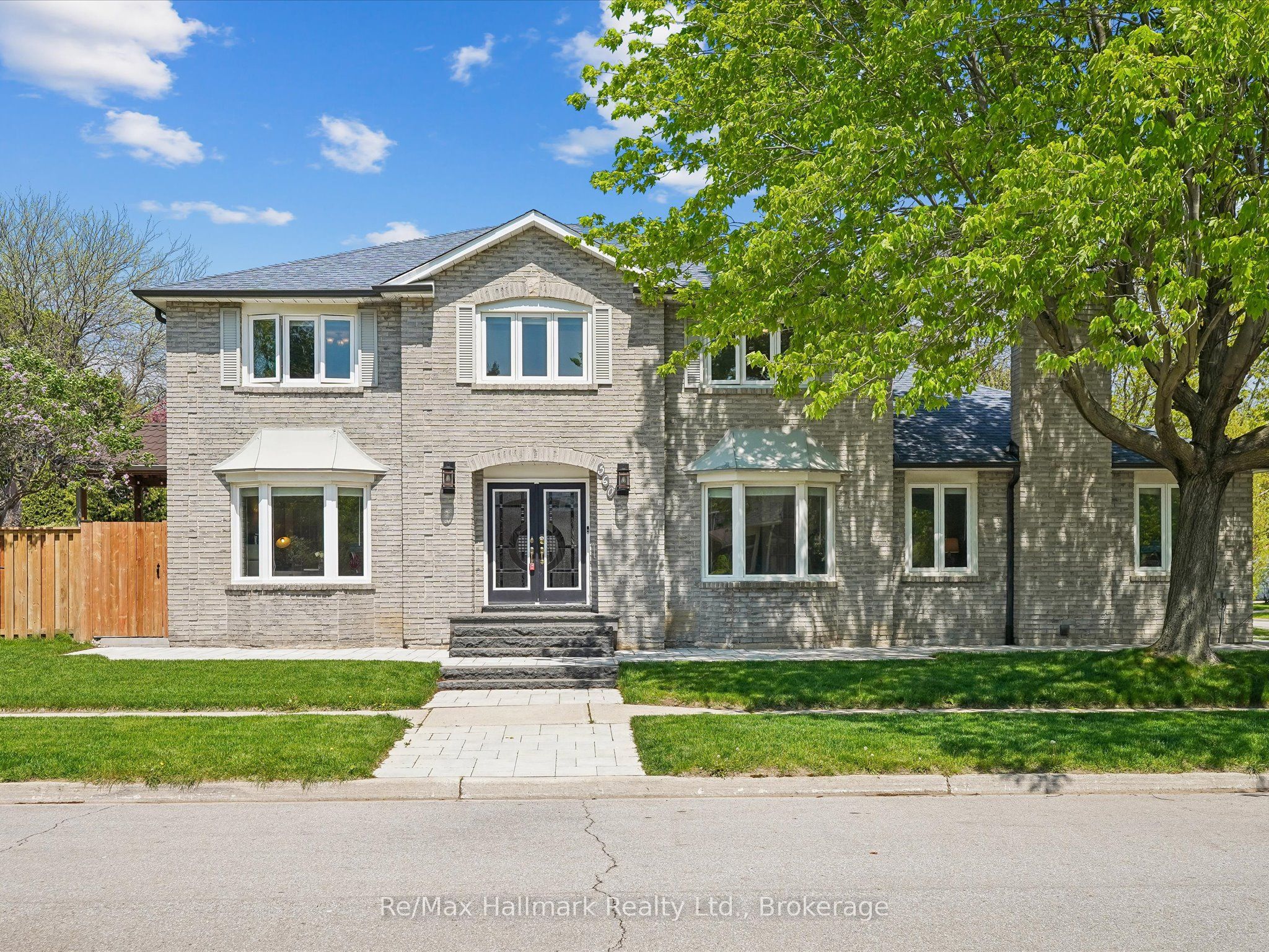 560 Chillingham Crescent
