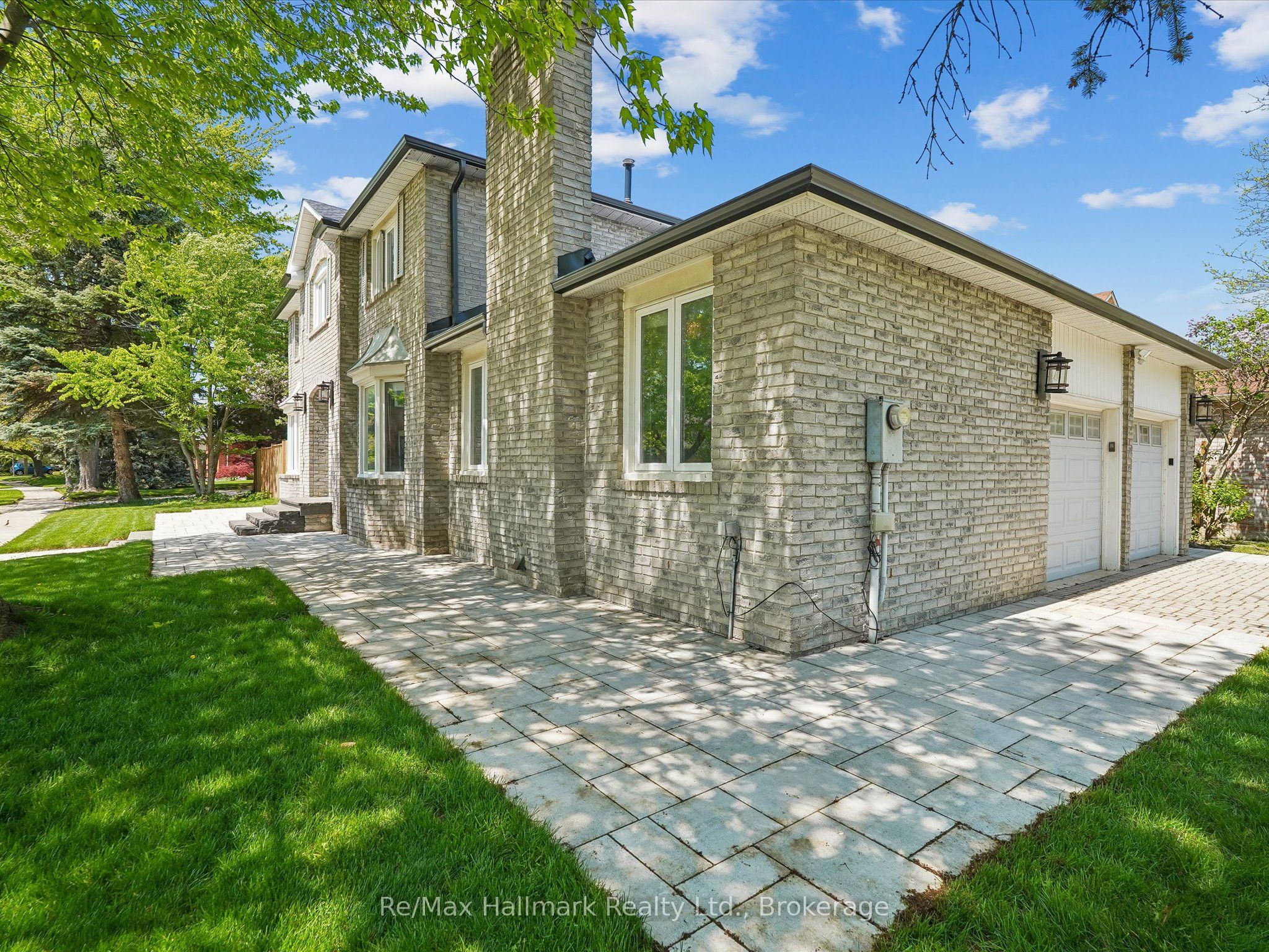 560 Chillingham Crescent