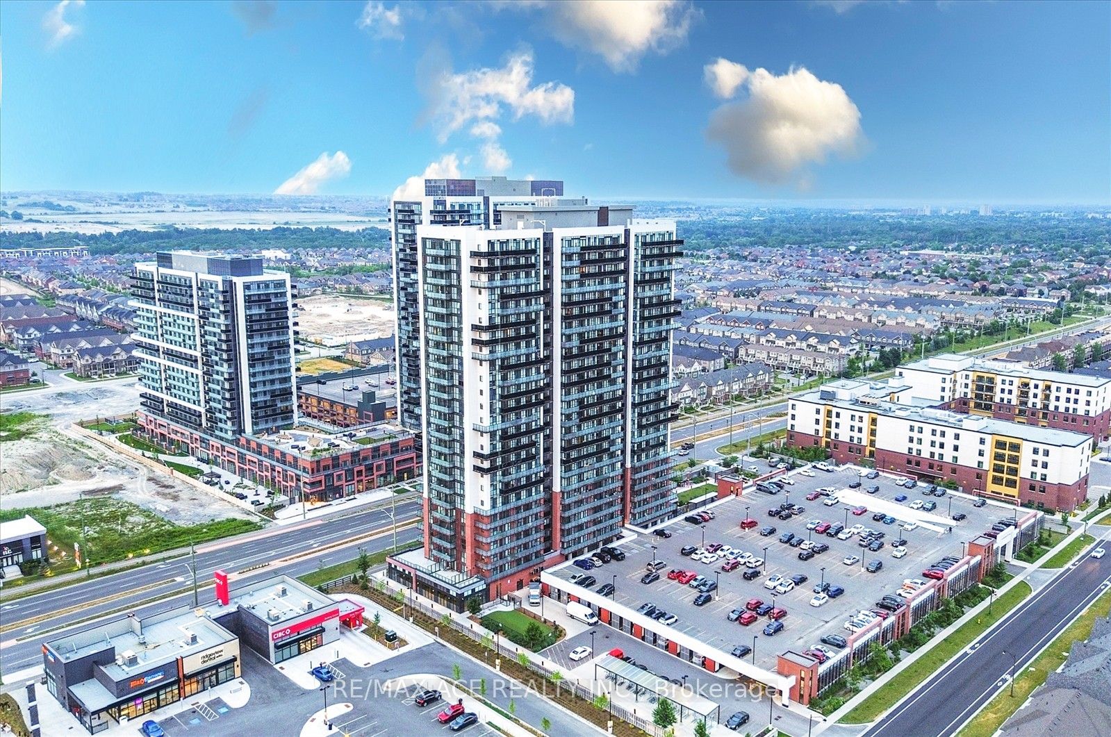 2550 Simcoe Street N 809