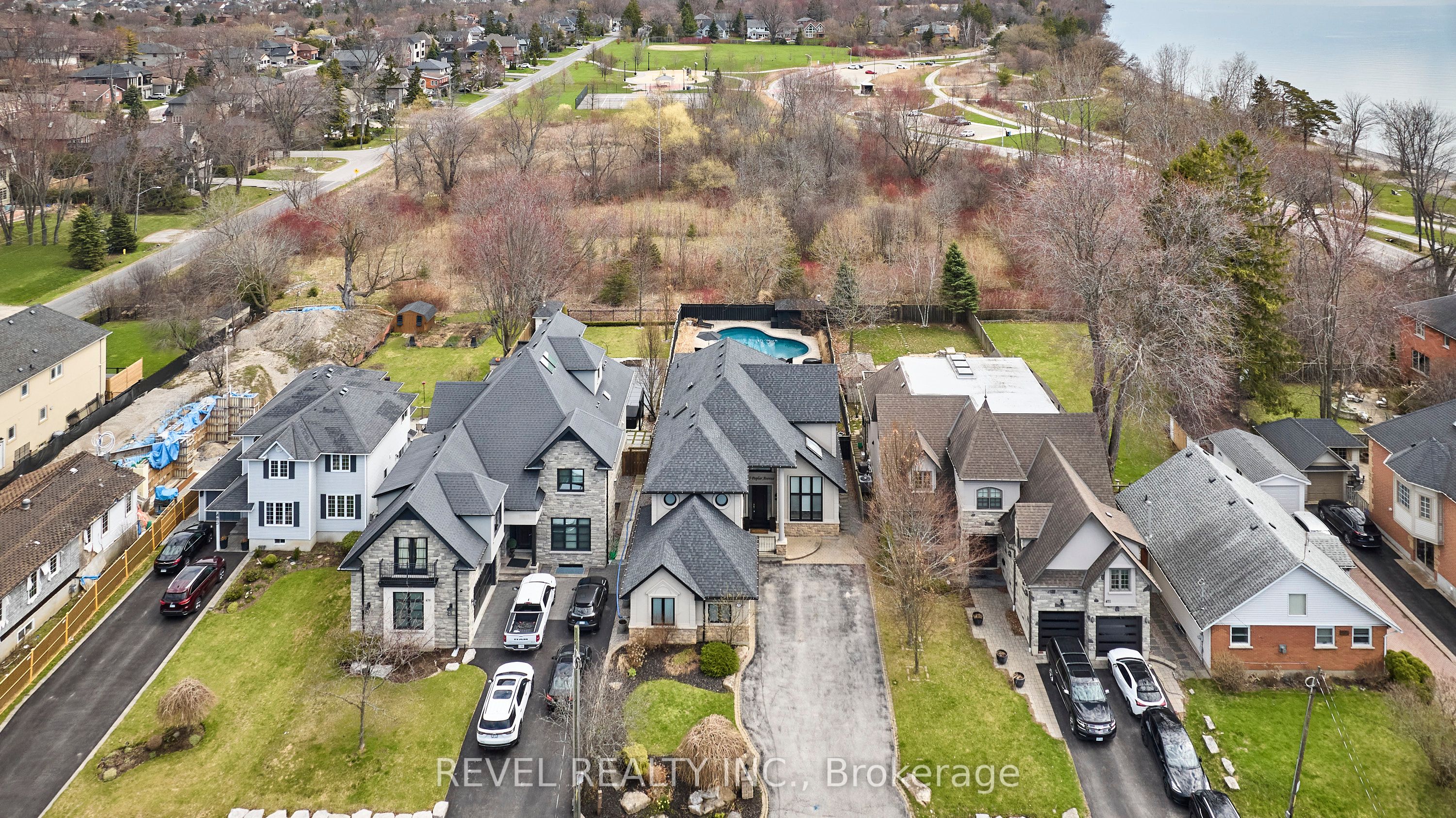 475 Poplar Avenue