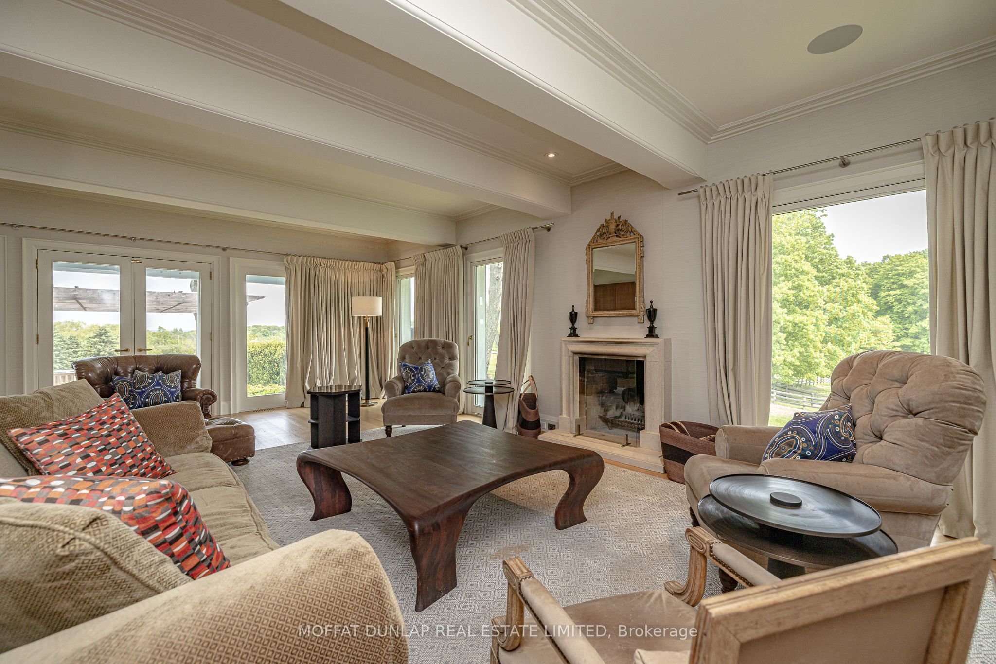 2105-2065 19th Side Road