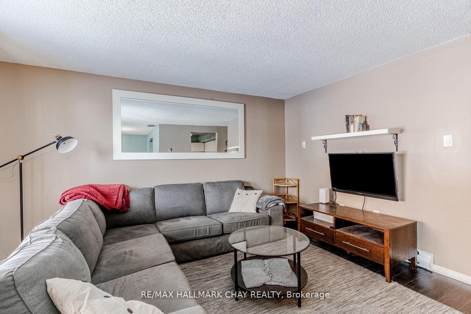 22 Meadow Lane 8