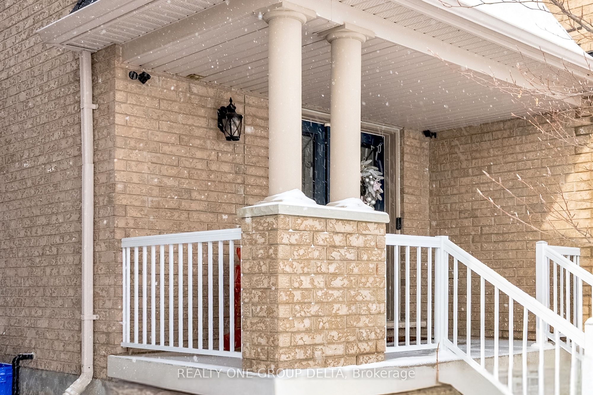 8 Charlemagne Avenue