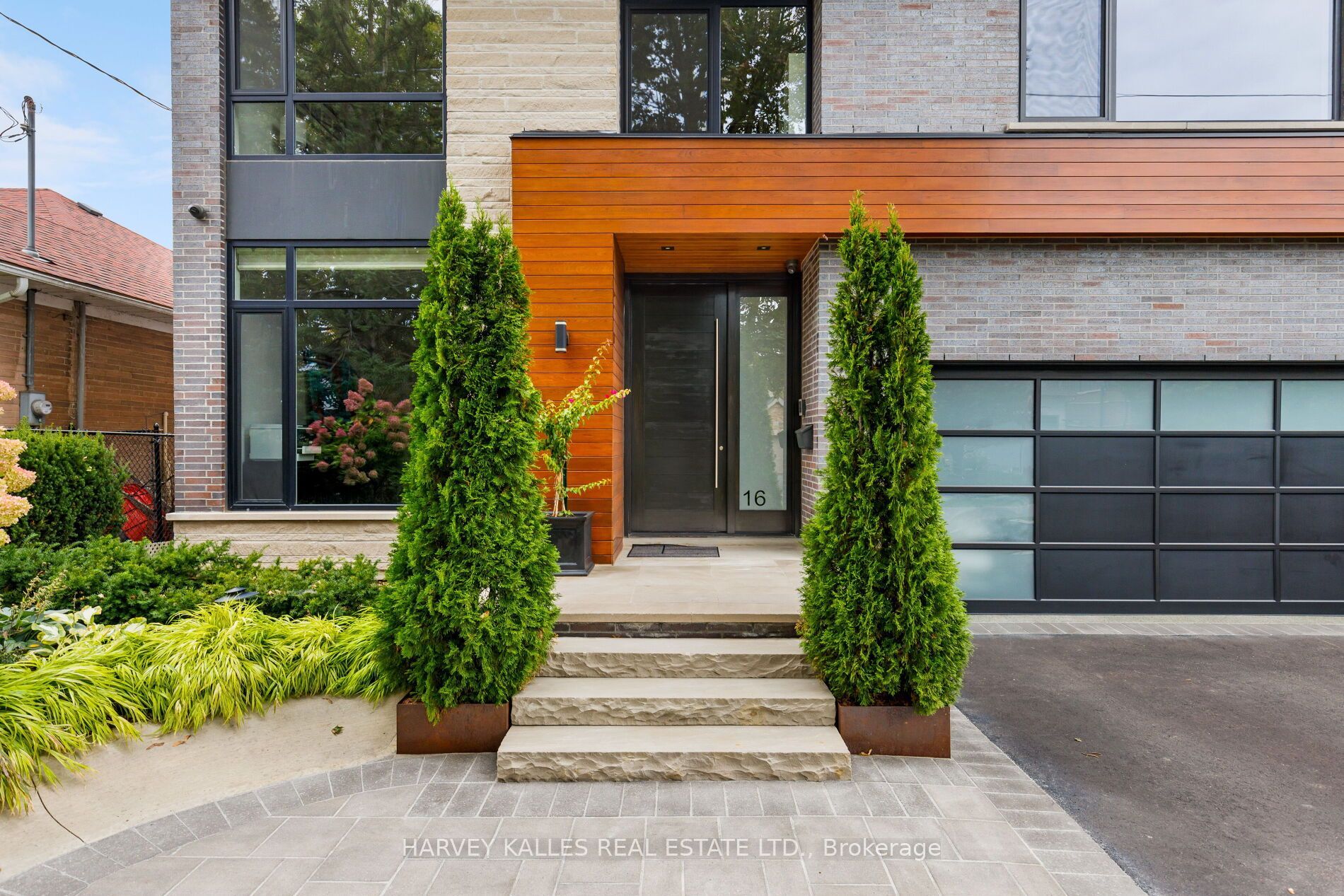 16 Graystone Gardens