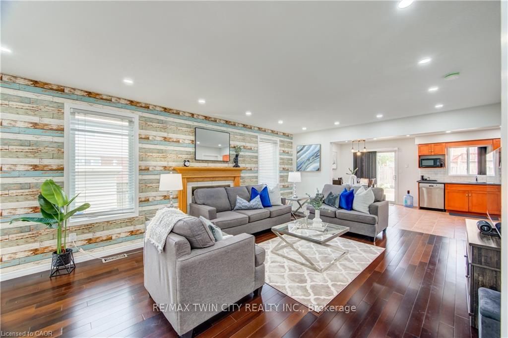 15 CHESTER Drive