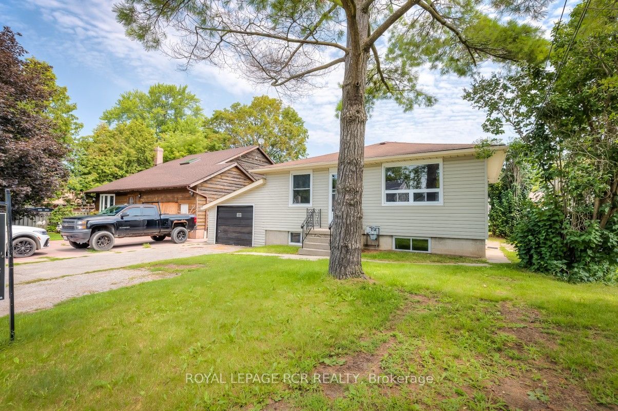 11 Jacksons Point Avenue