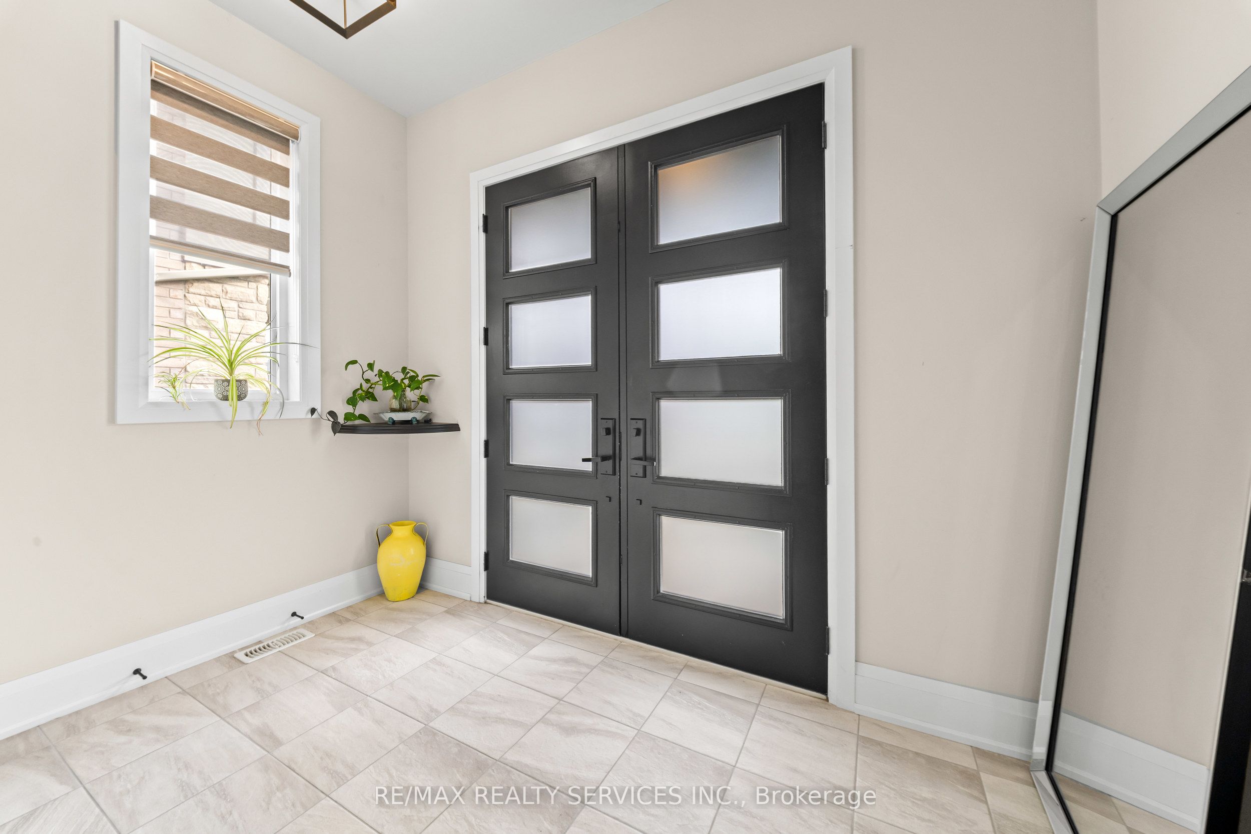 130 Pondcliffe Drive