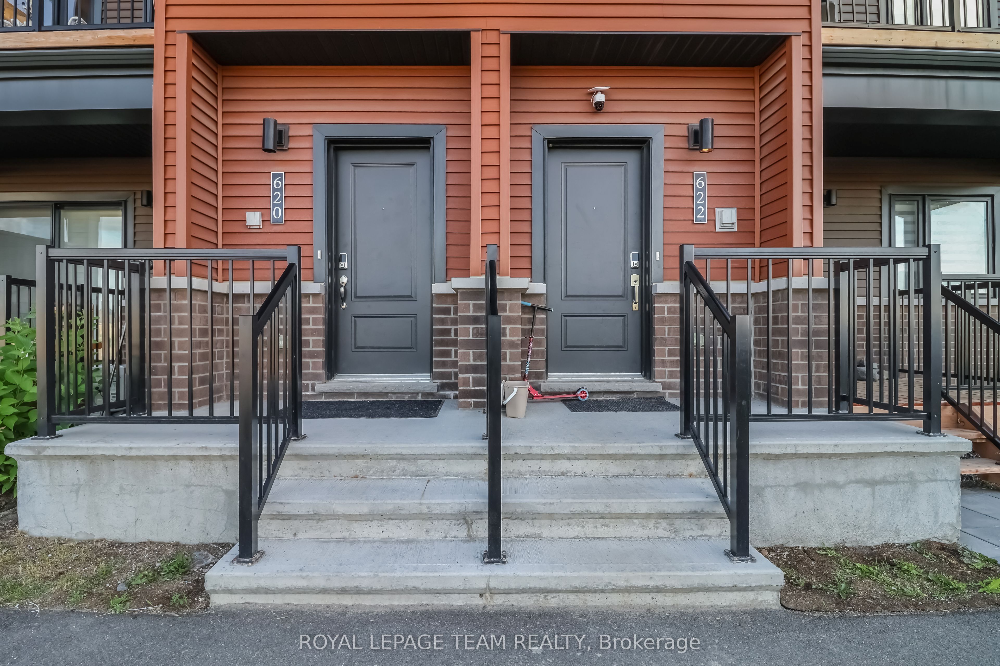 620 Parnian Private