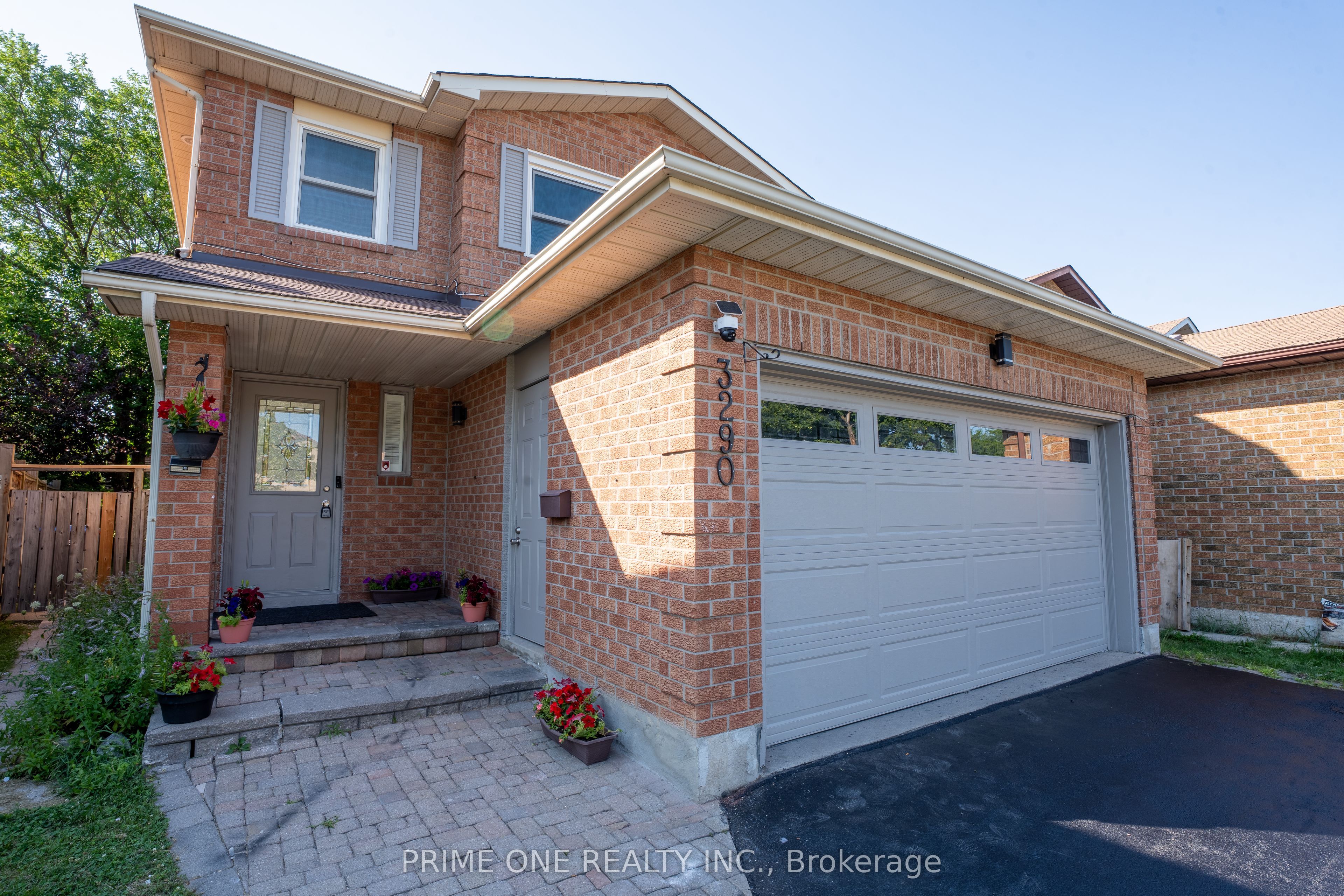 3290 Cambourne Crescent