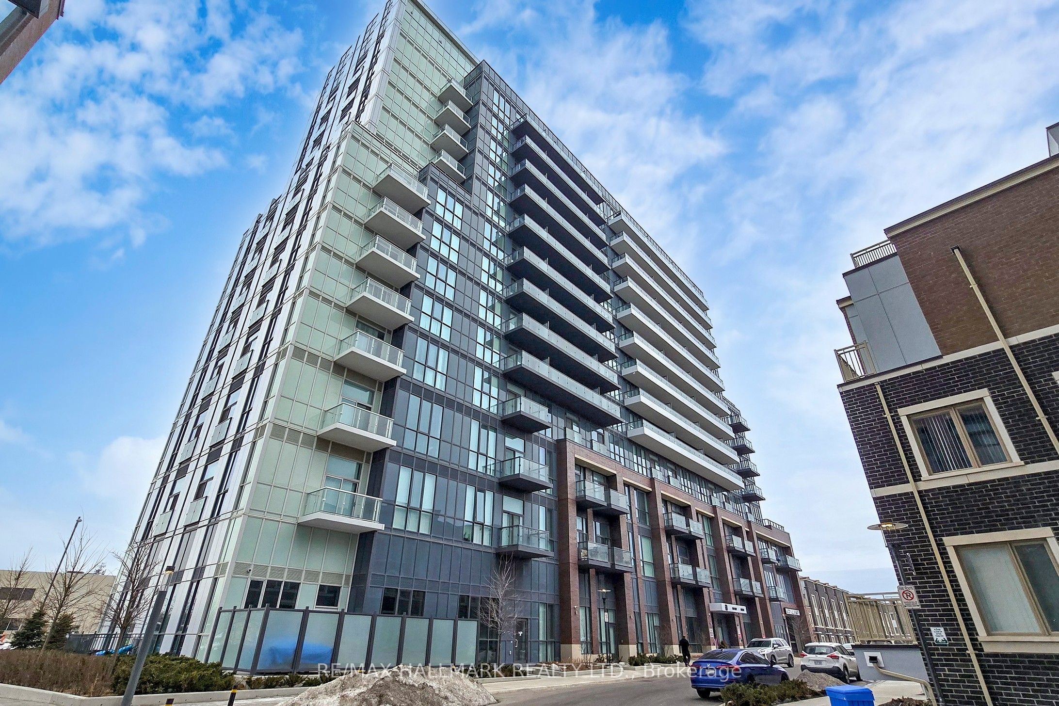 60 Honeycrisp Crescent 820