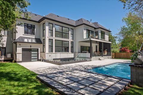2110 Stonehouse Crescent Mississauga ON L5H 3J1