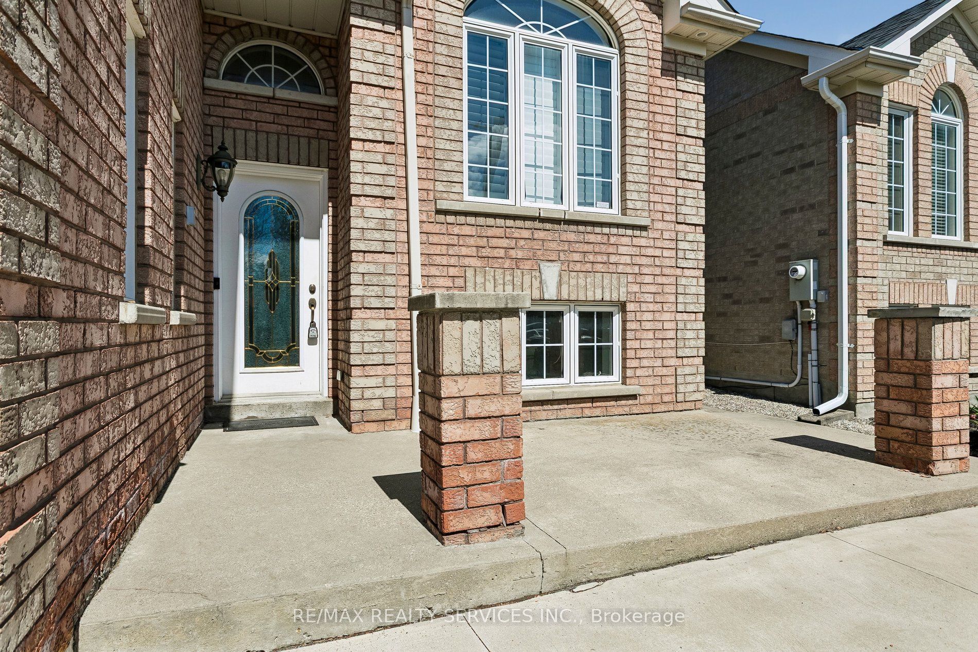 12 Goldie Avenue