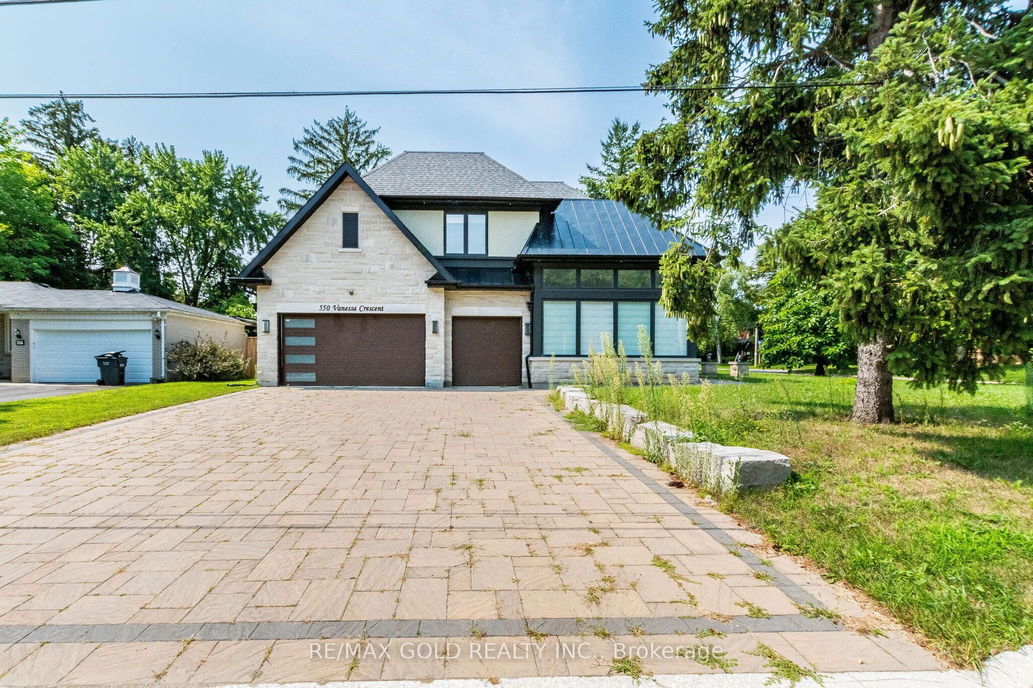 550 Vanessa Crescent