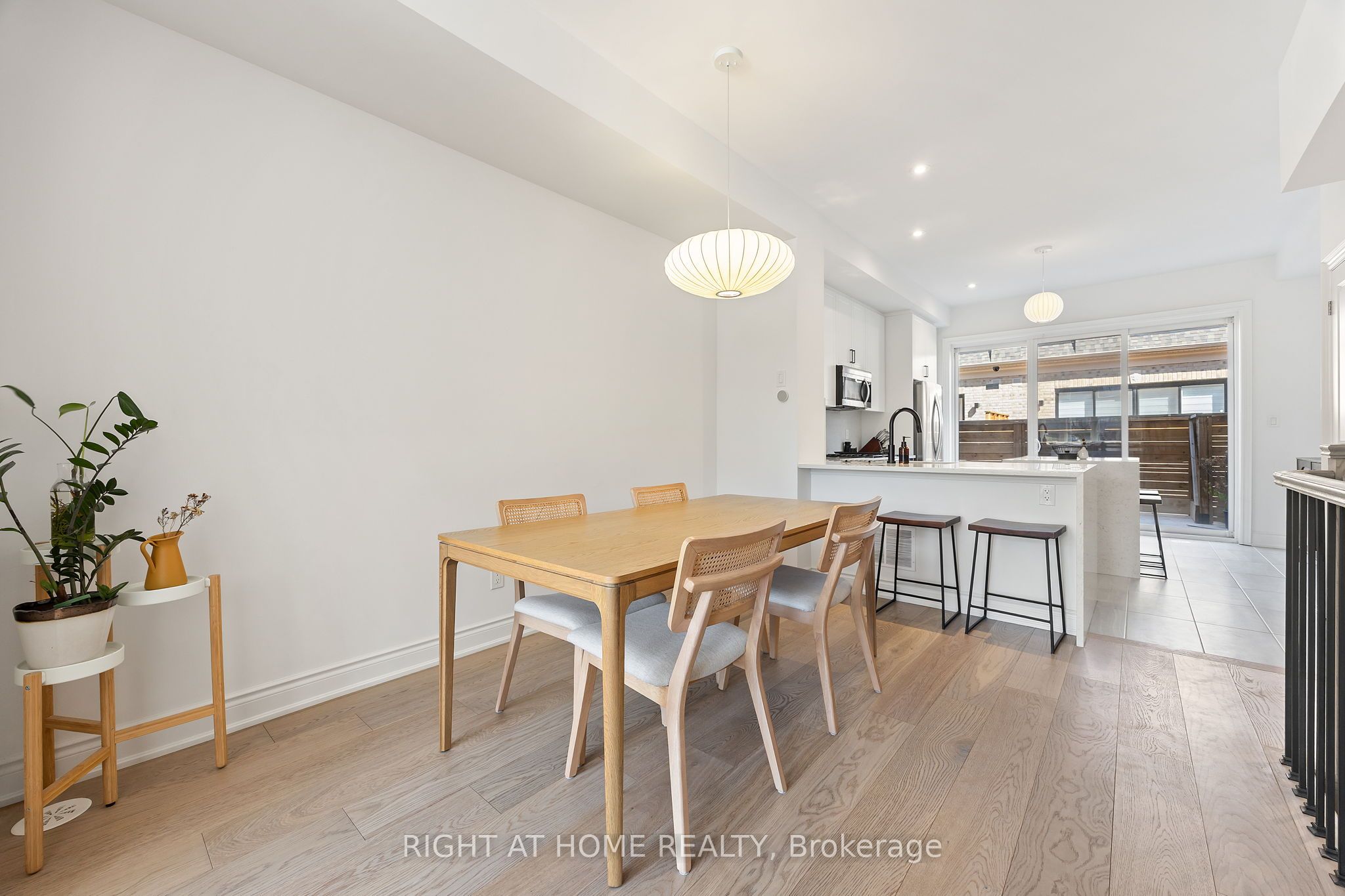 10 Lunar Crescent 21